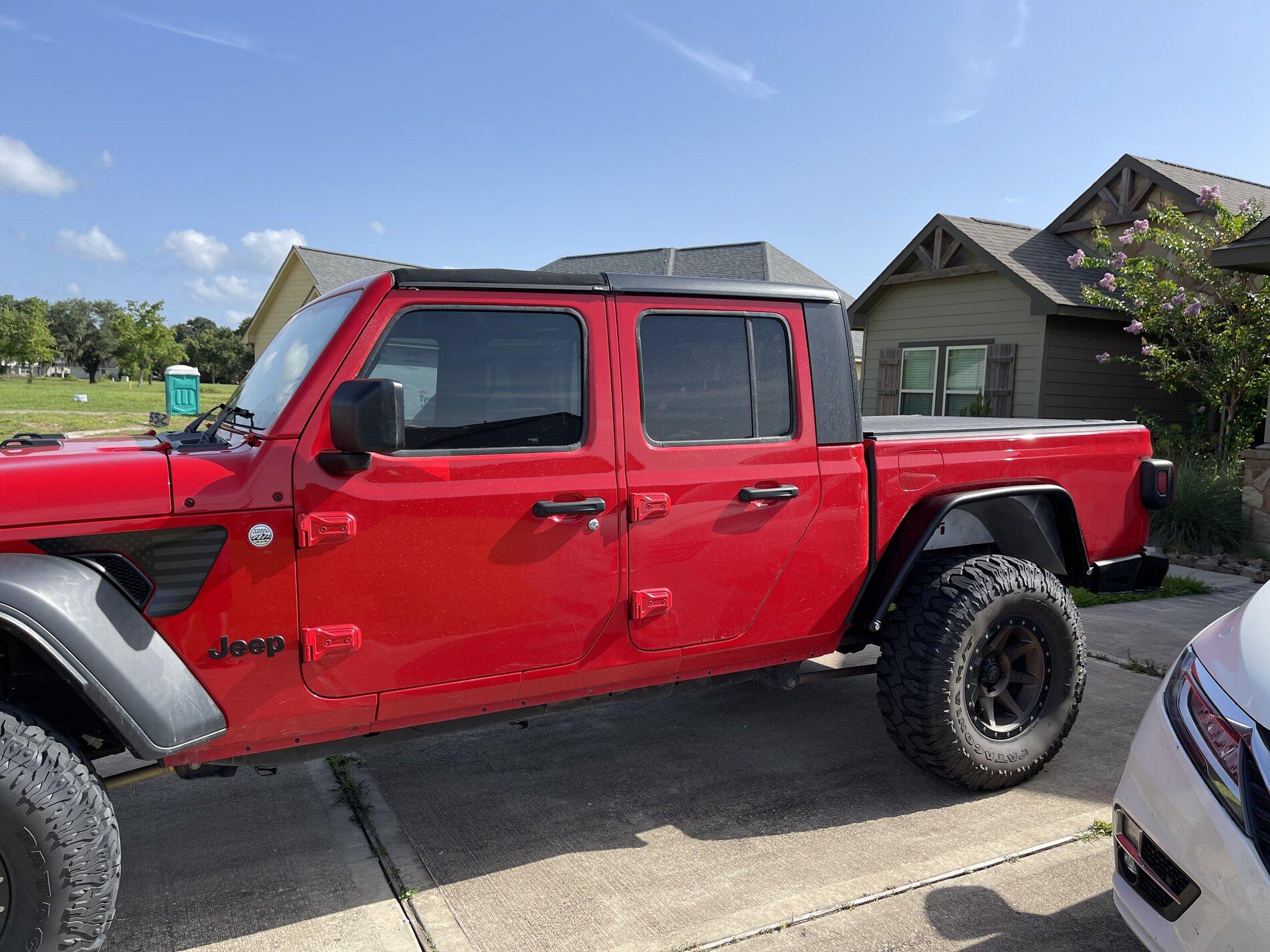Jeep Gladiator Show me your fender flares, can't decide what to get. E53DD0FC-CC46-4B01-B840-9A3B0718D6DF