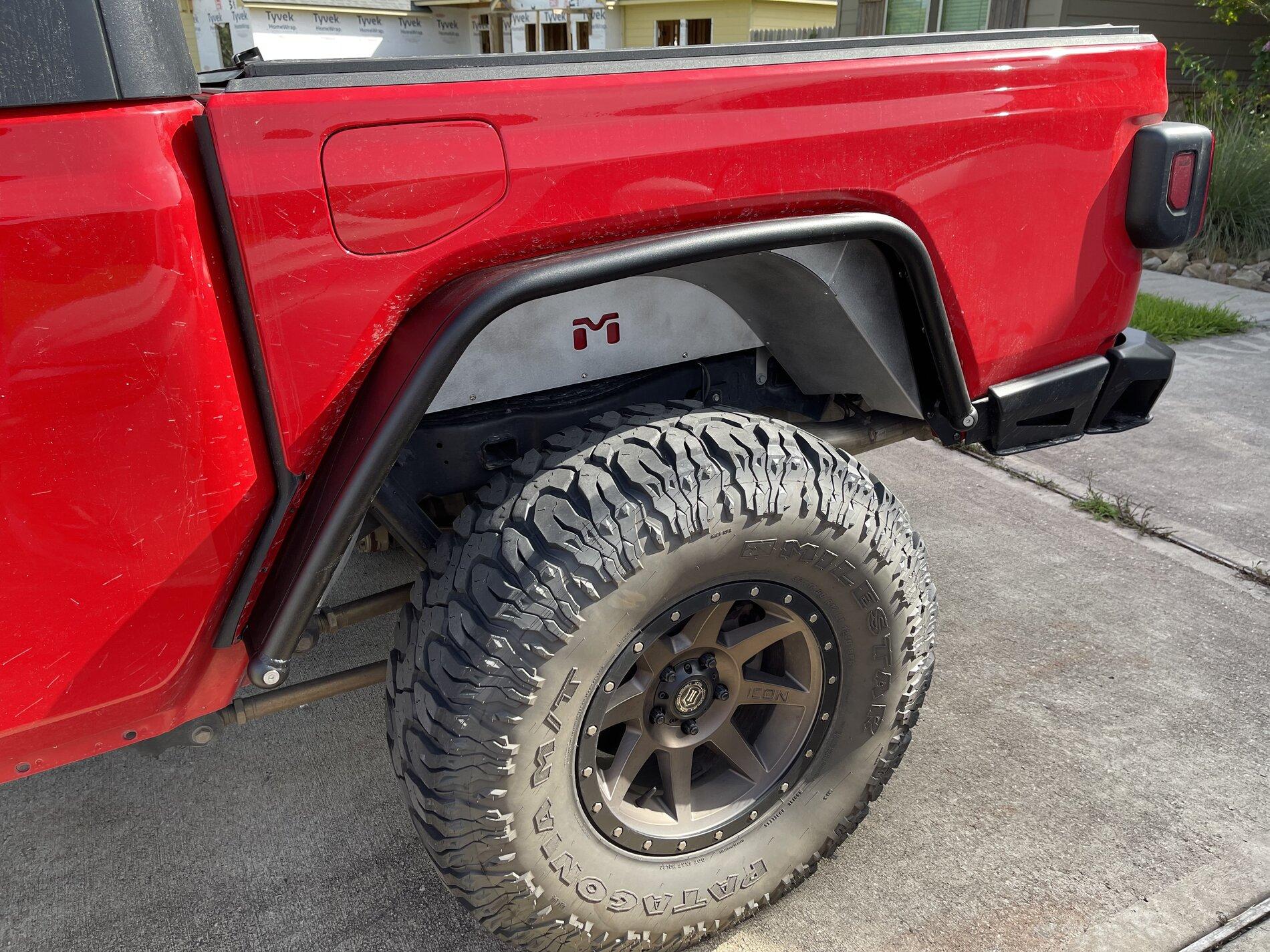 Jeep Gladiator Show me your fender flares, can't decide what to get. 65F64410-C8D8-4B61-92FF-B33557BB343F