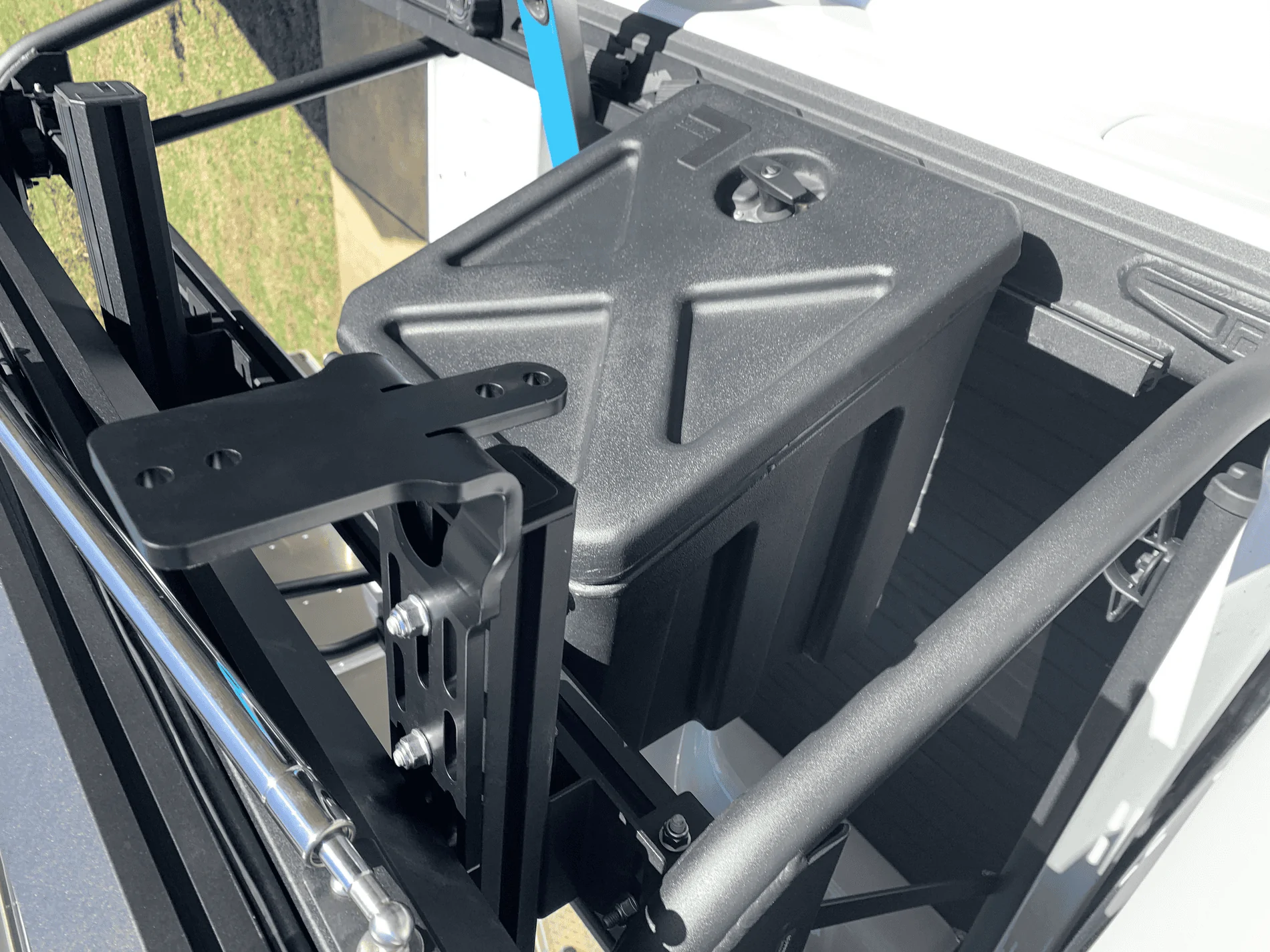 Jeep Gladiator Overland Vehicle Systems 270 Batwing Awning - an initial review tempImageY8HPUN