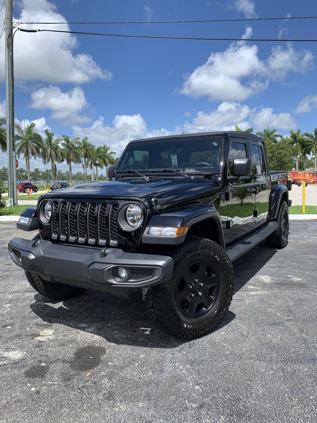 Jeep Gladiator My 2021 80th Anniversary A2391B7F-5082-43DC-A428-499264879A55