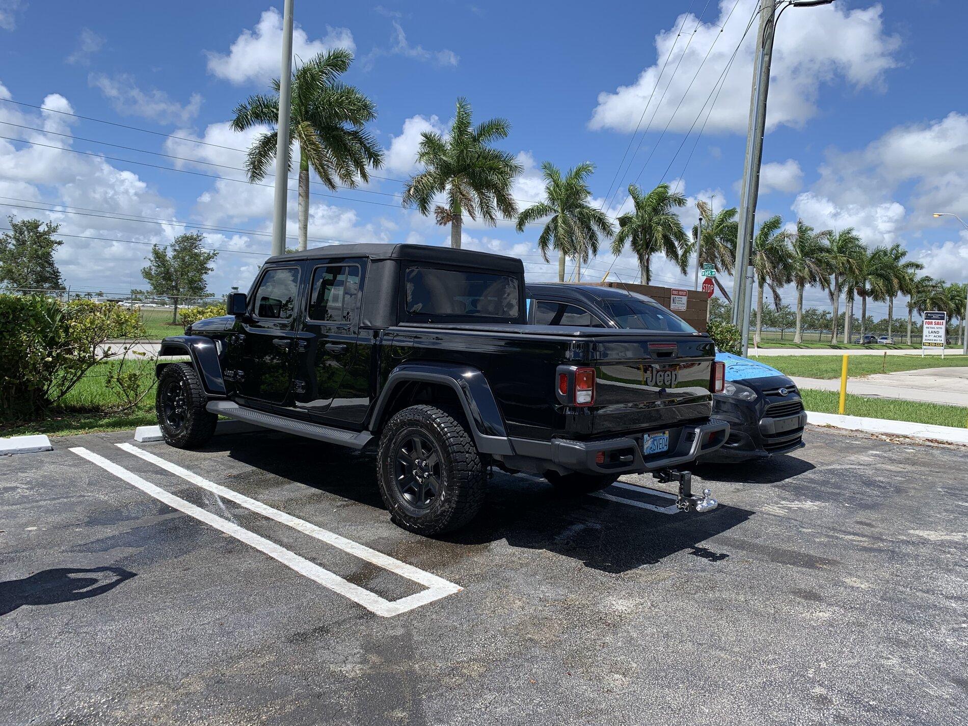 Jeep Gladiator My 2021 80th Anniversary A811936E-D2B7-4690-8935-B84E6AAEA32F