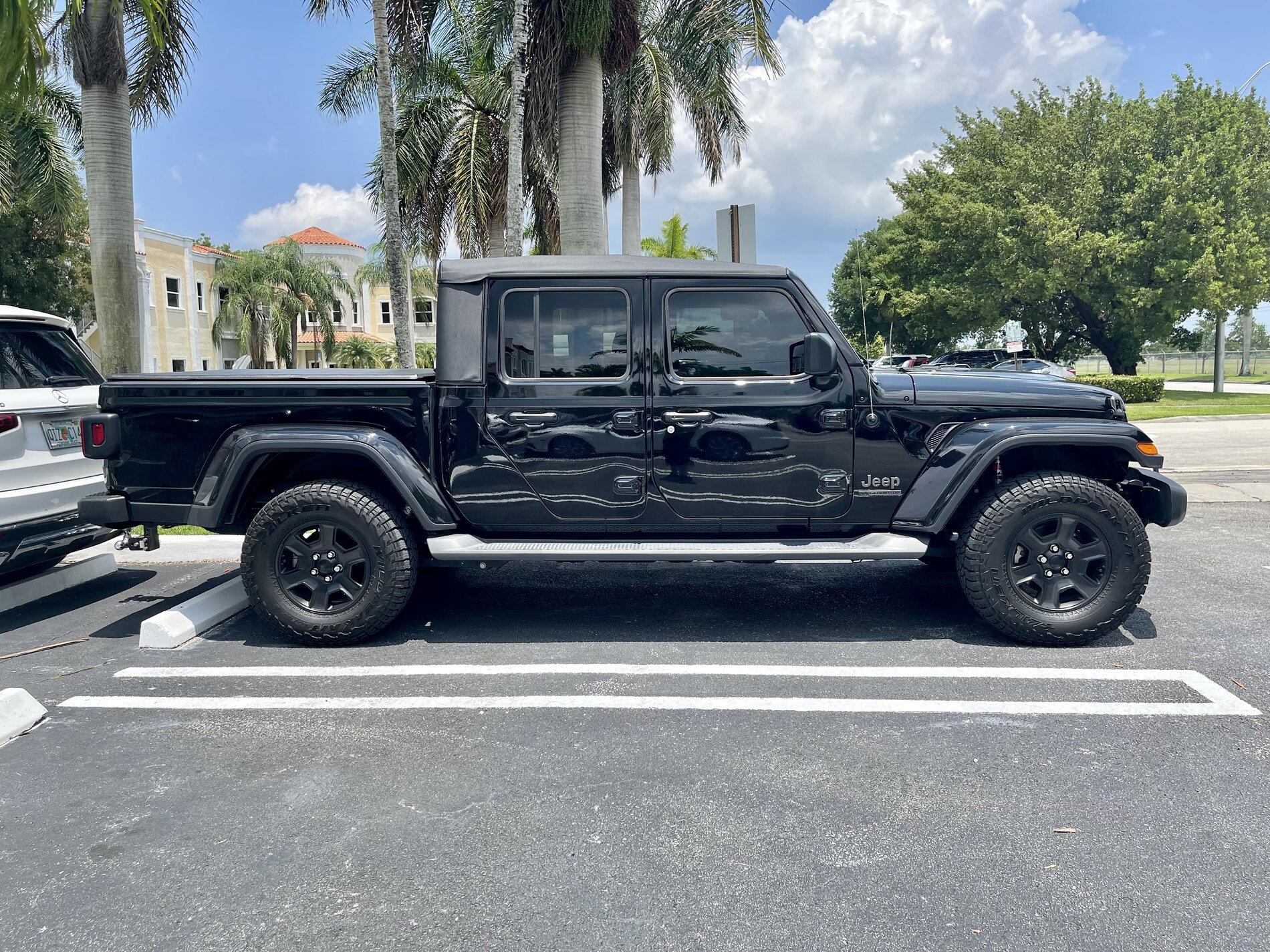 Jeep Gladiator My 2021 80th Anniversary 7EA0FBD3-2466-4BB8-B7D1-530B4C2EE784