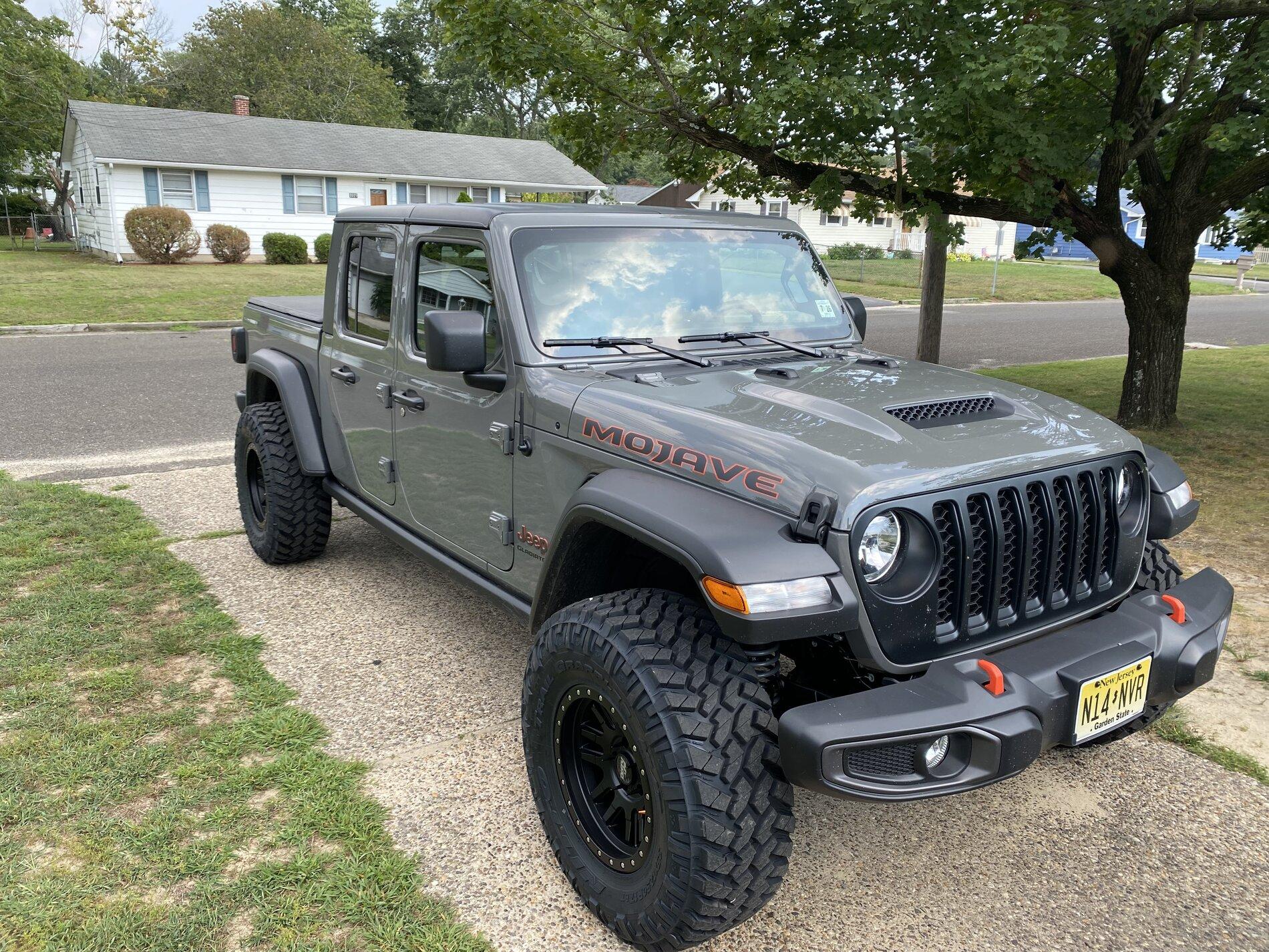 Jeep Gladiator Stock Mojave wheel upgrade BBF32F28-0BCC-46B4-BC1B-B6AEA8548796