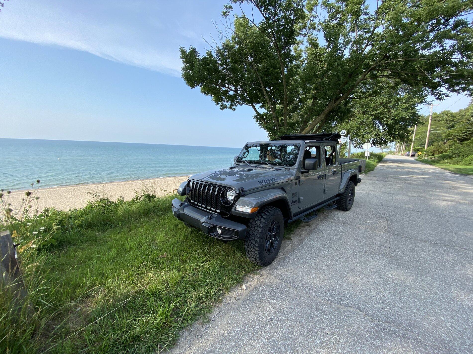 Jeep Gladiator Gladiator Glamour Shots 100D82D4-BA1E-4252-B7E1-AF255F8A3DEE