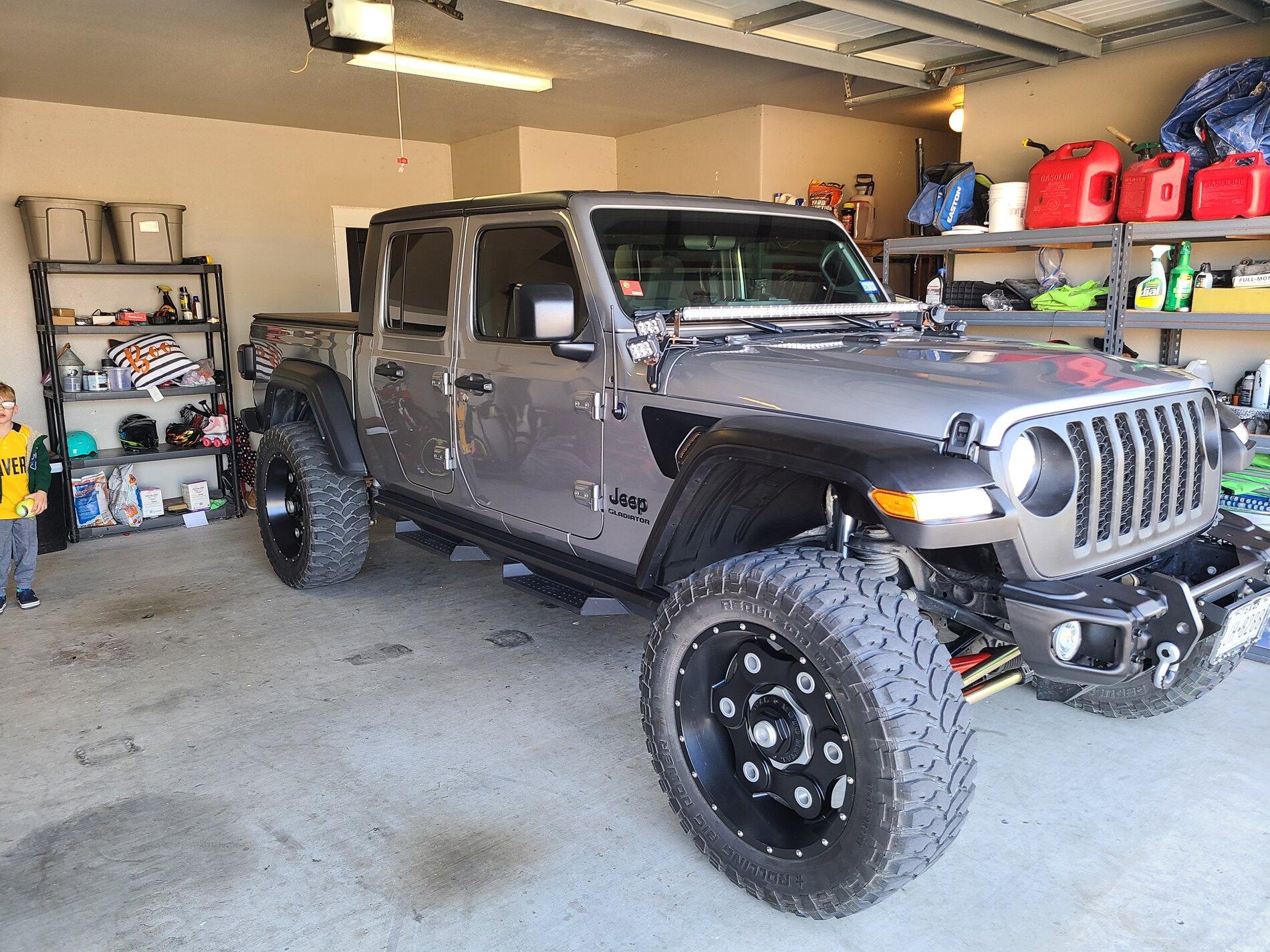 Jeep Gladiator Adding rubicon front fender flares to sport max tow 20210117_140521