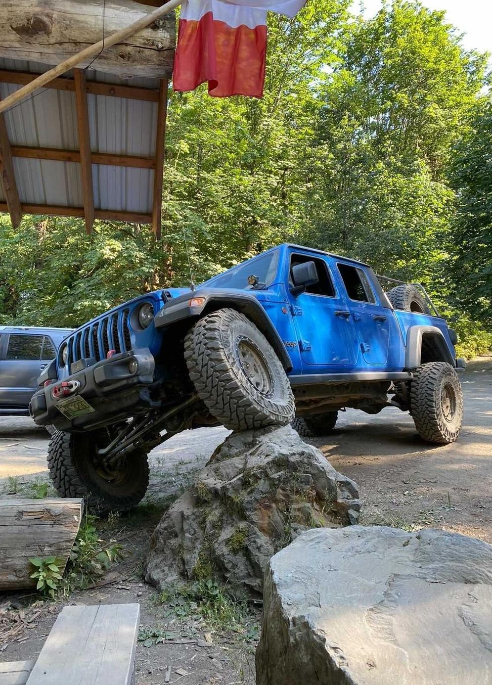 Jeep Gladiator HYDRO BLUE PEARL Gladiator JT Club Screenshot_20210726-091213_Instagram