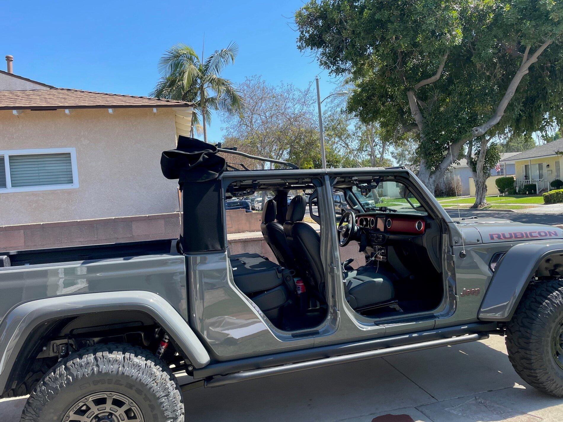 Jeep Gladiator Man bun? GATOR1