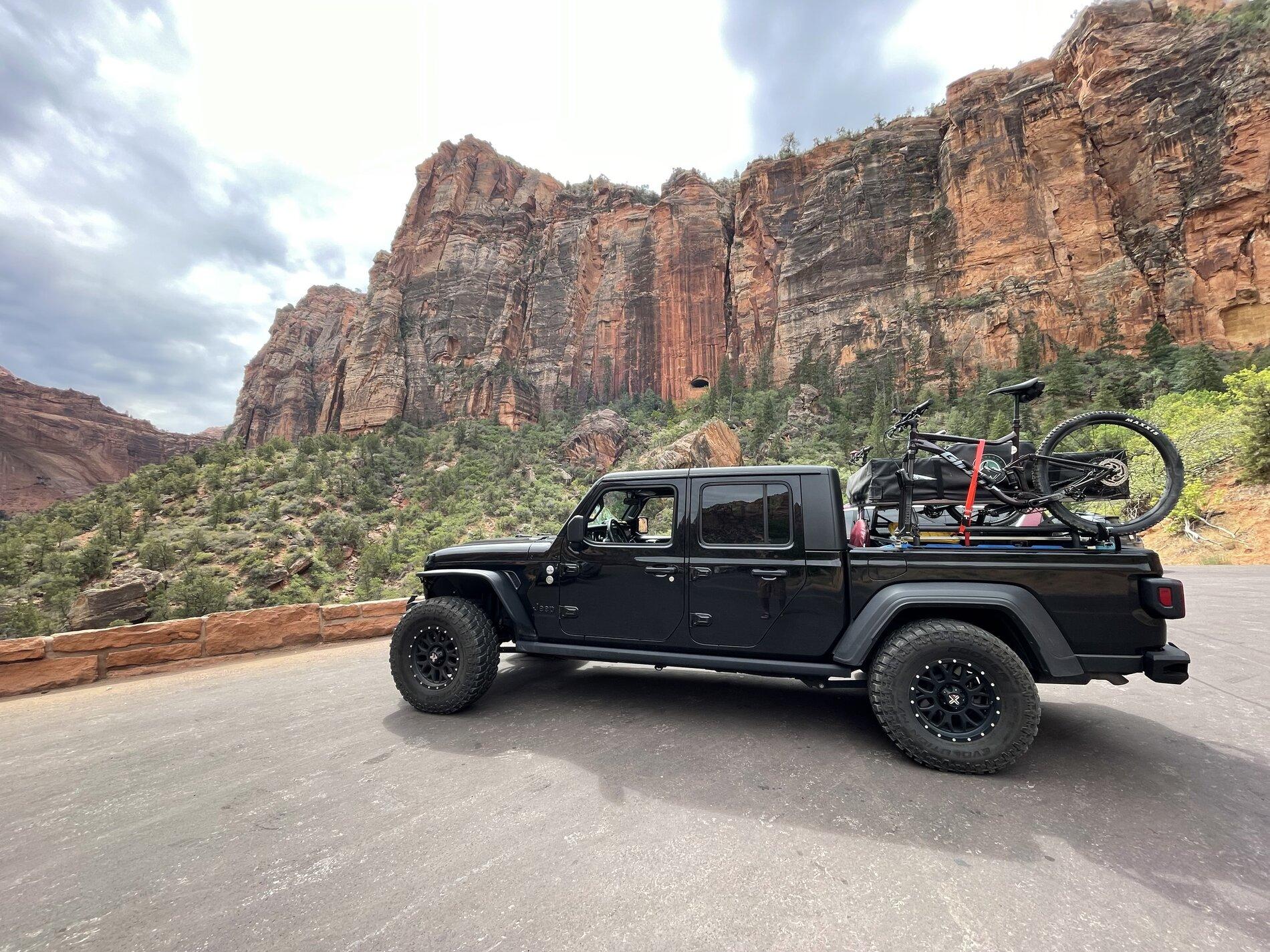 Jeep Gladiator Stealth overland 7E937FE0-CA11-4E70-8486-E2983E9FEBED
