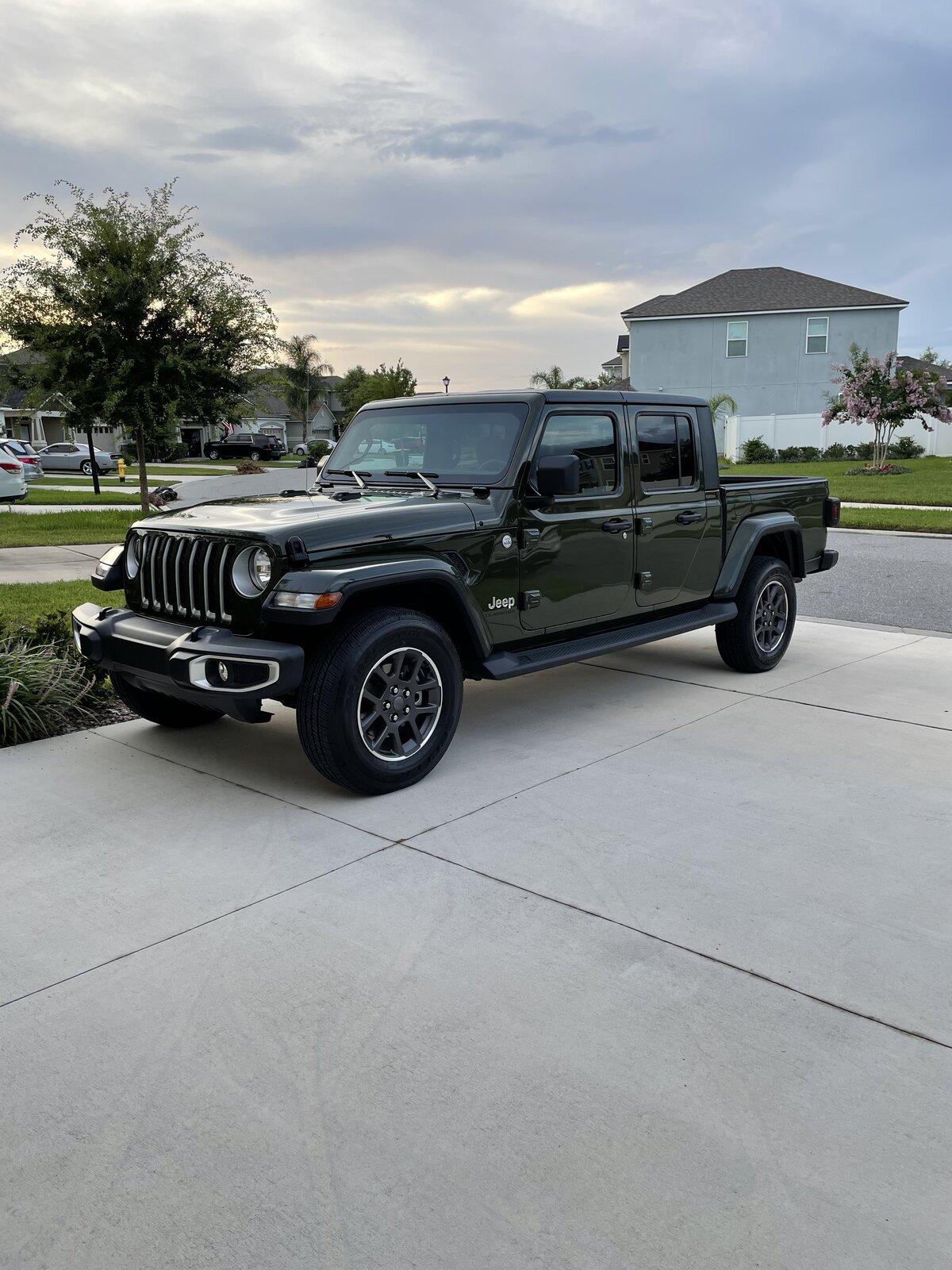 Jeep Gladiator SARGE GREEN Gladiator club AC85EDB8-9C23-4E34-AF4D-0675687677EE