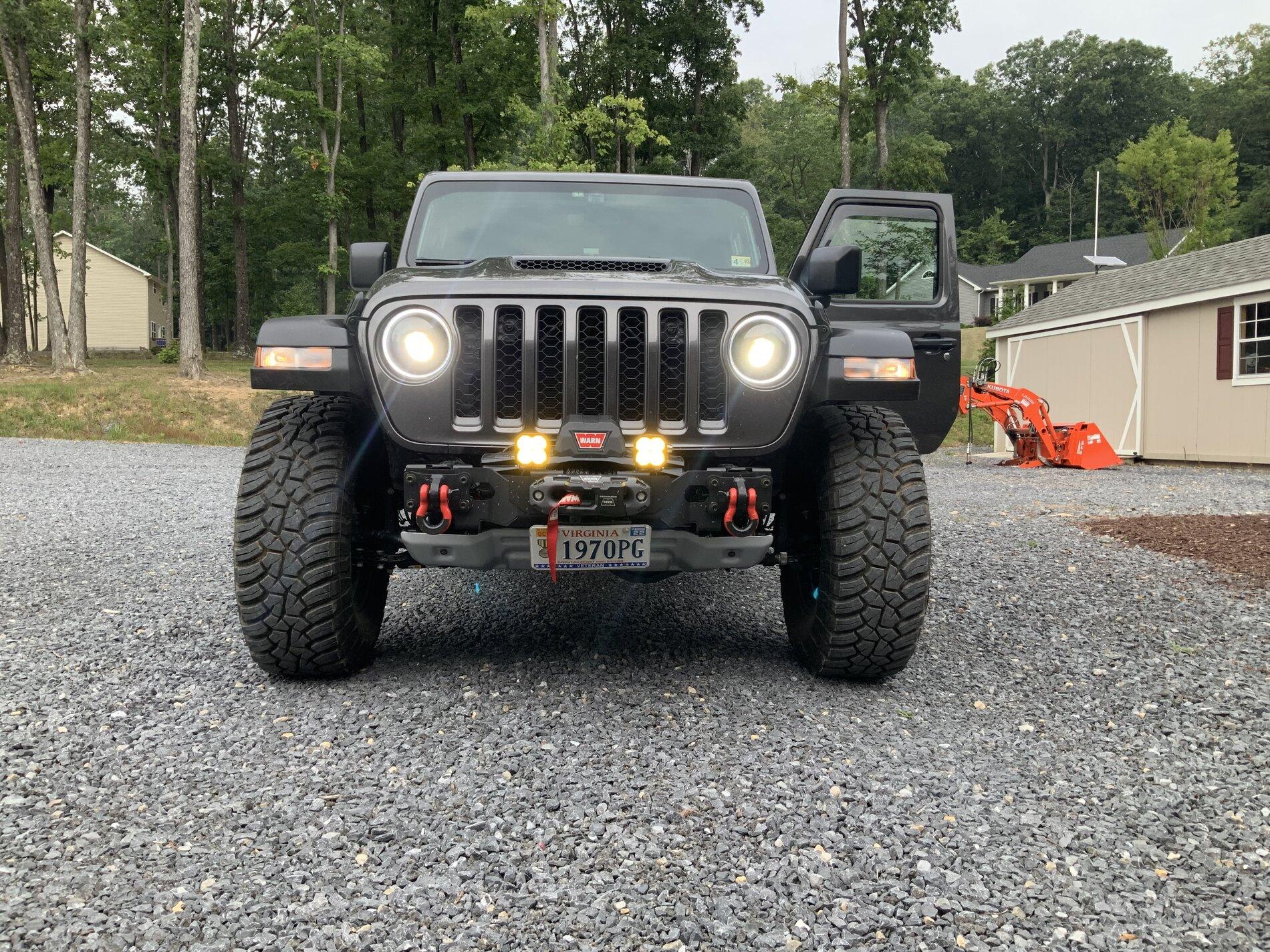 Jeep Gladiator Do you wave at another Jeep? 506B295D-29FF-4D88-8ED8-EF93DE2DB951
