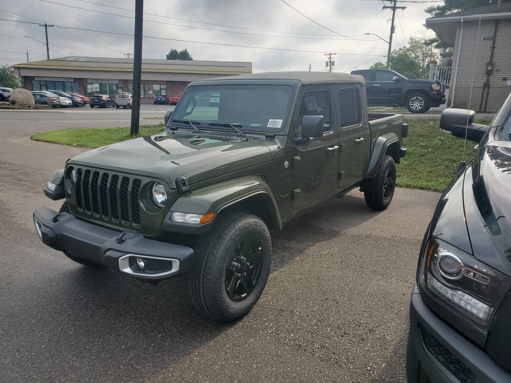 Jeep Gladiator SARGE GREEN Gladiator club 9D0A7A0D-5DDA-42B0-BC8C-18C0279D9B06