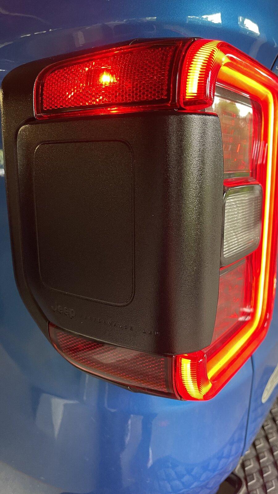 Jeep Gladiator Removal of Scuffs On Left-Rear Taillight + Left-Rear Bumper 03-dry