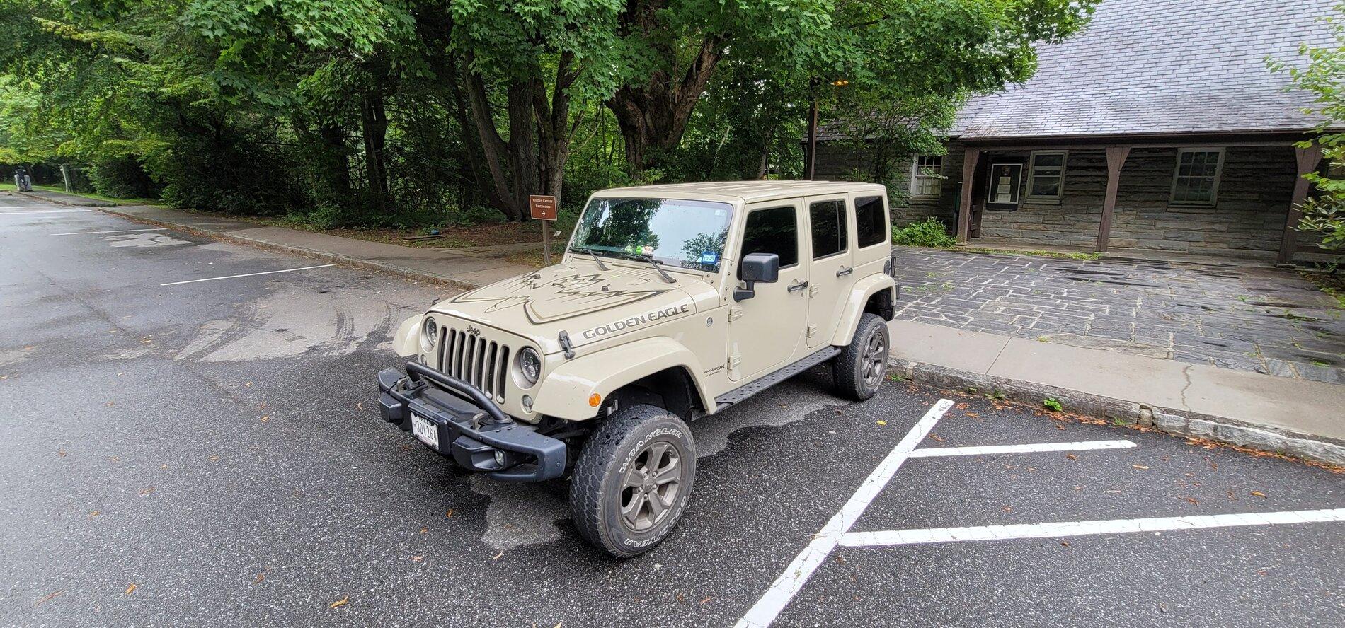 Jeep Gladiator Jeeps Parking Next To Jeeps 20210730_104514