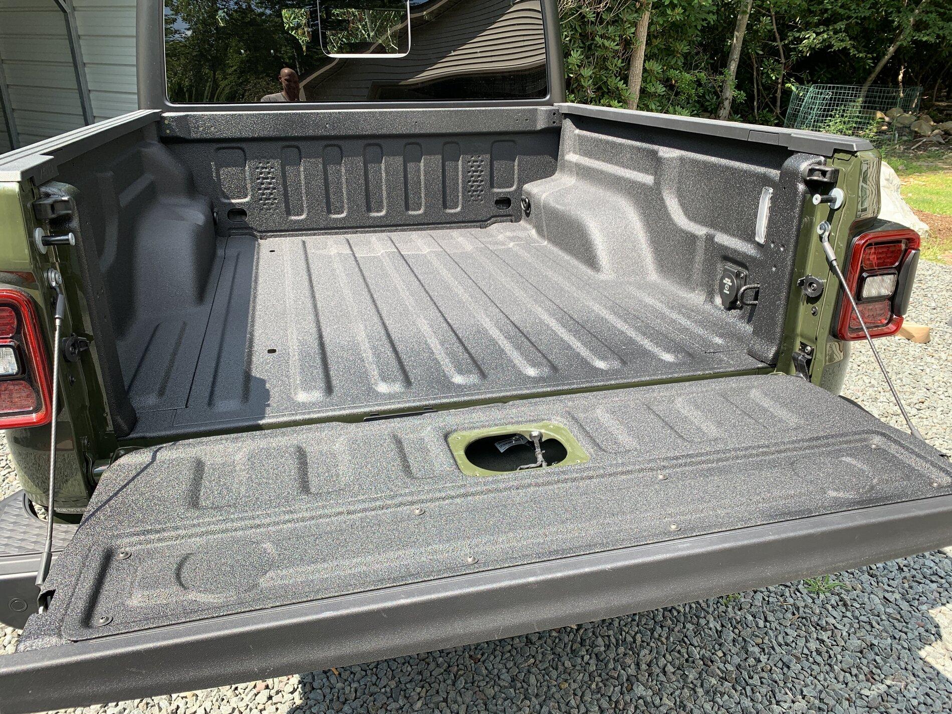 Jeep Gladiator DIY Raptor Spray Lined bed C1259311-647A-47C3-A928-FD63E6CA7127