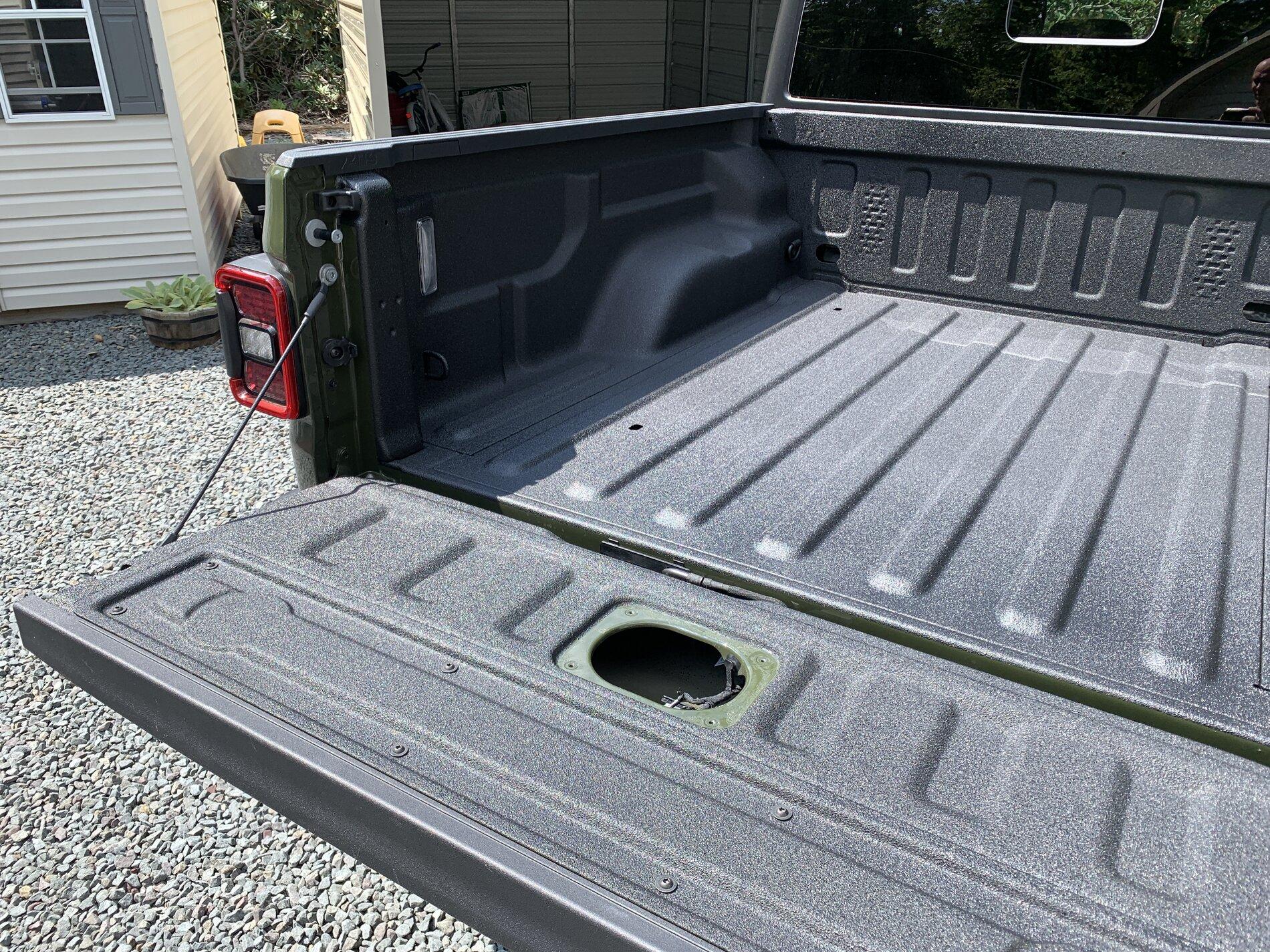 Jeep Gladiator DIY Raptor Spray Lined bed BCDEB361-C1AC-4FAA-8AEB-54E0D062BA08