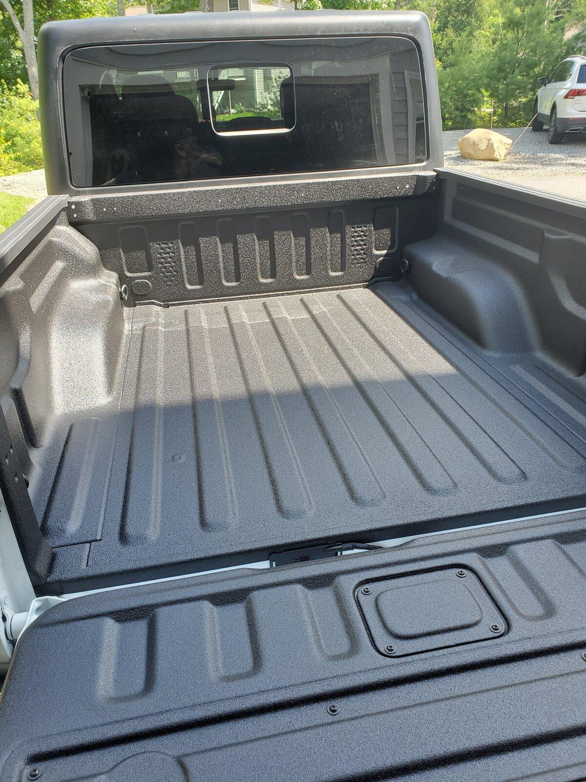 Jeep Gladiator Bright White 80th Anniversary build 20210731_143047