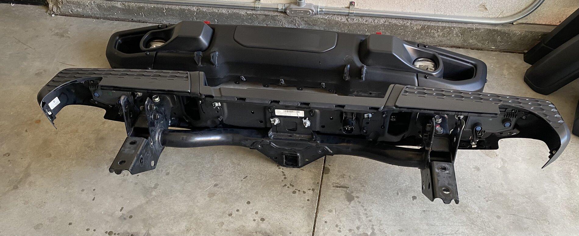 Jeep Gladiator Jeep Gladiator Rubicon Front & Rear Steel bumpers BCCD495E-ED99-4011-A9CE-E061CD46ADE0