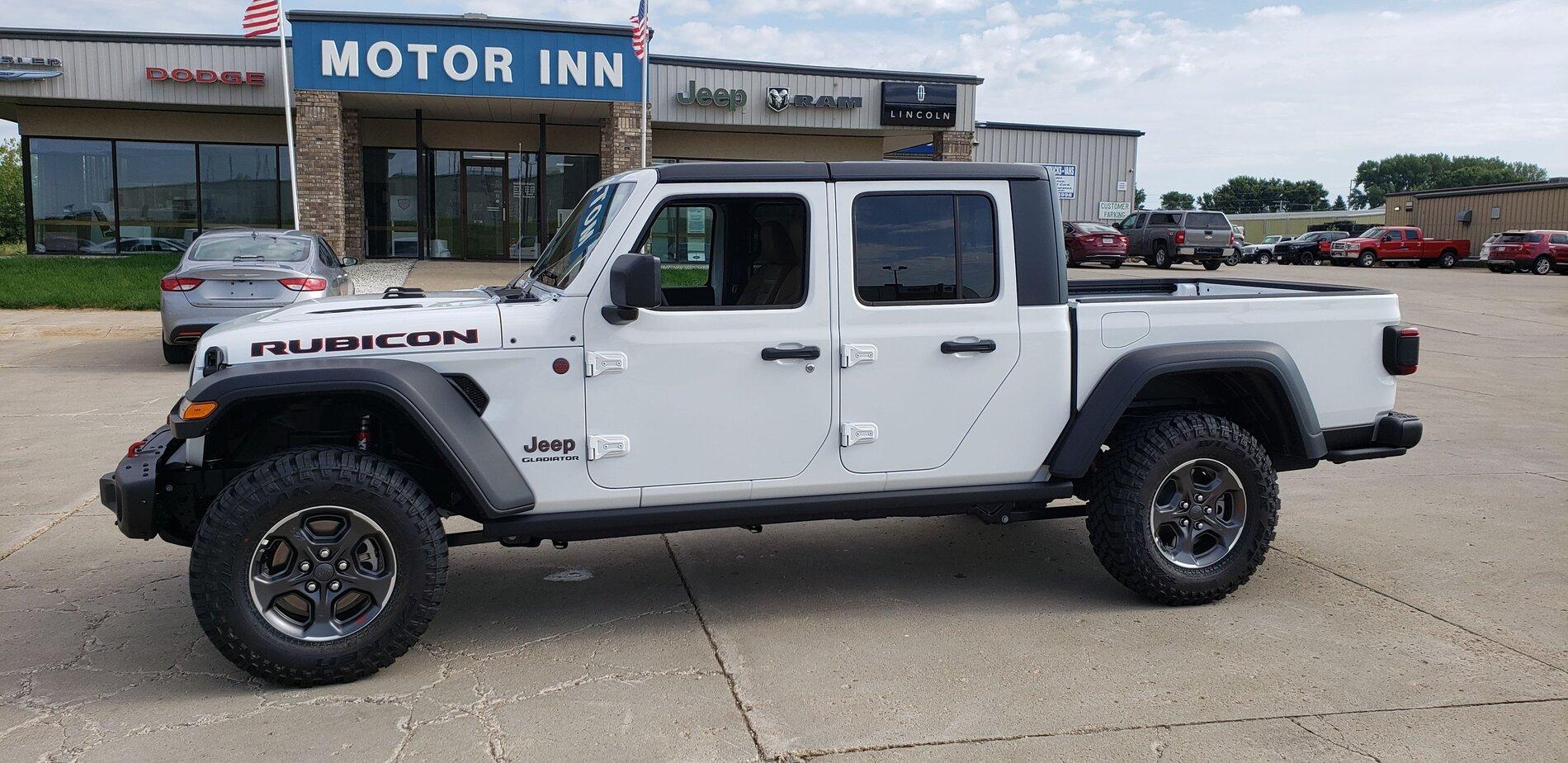 Jeep Gladiator Below Invoice Discussion @ Motor Inn of Spirit Lake 20190801_093158