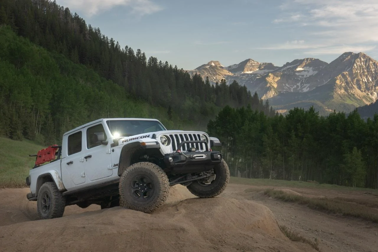 Jeep Gladiator Gladiator Glamour Shots 1DA2C4A3-61CB-46C0-B5EF-F0832532E15D