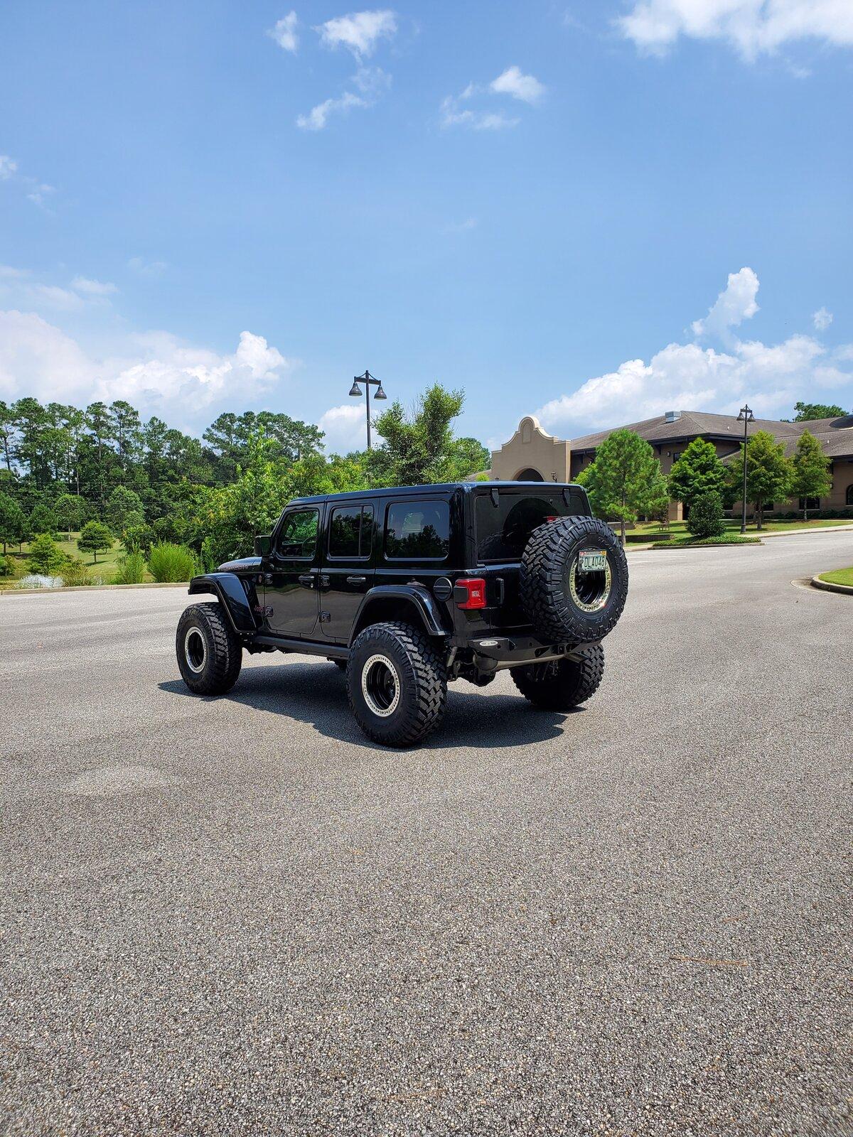 Jeep Gladiator Built 2021 JLUR ~1k miles 20210725_144856-