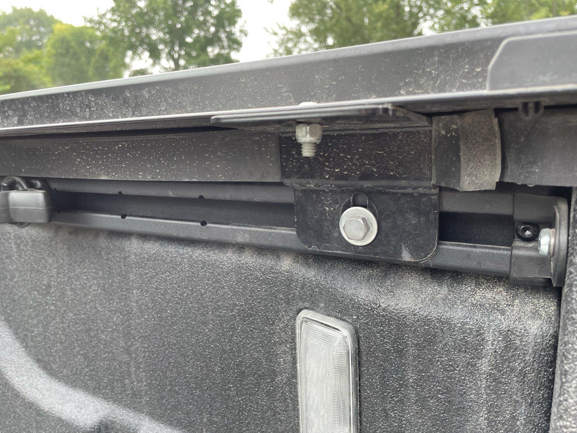 Jeep Gladiator Used Truxedo Lo-Pro Tonneau Cover IMG_1817.JPEG