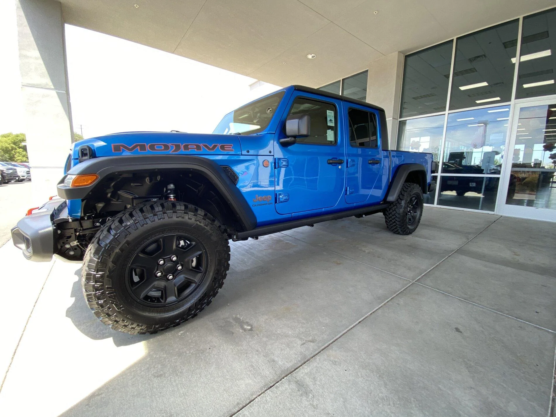 Jeep Gladiator HYDRO BLUE PEARL Gladiator JT Club 33A3F278-0777-436E-98A5-DD5046F20247