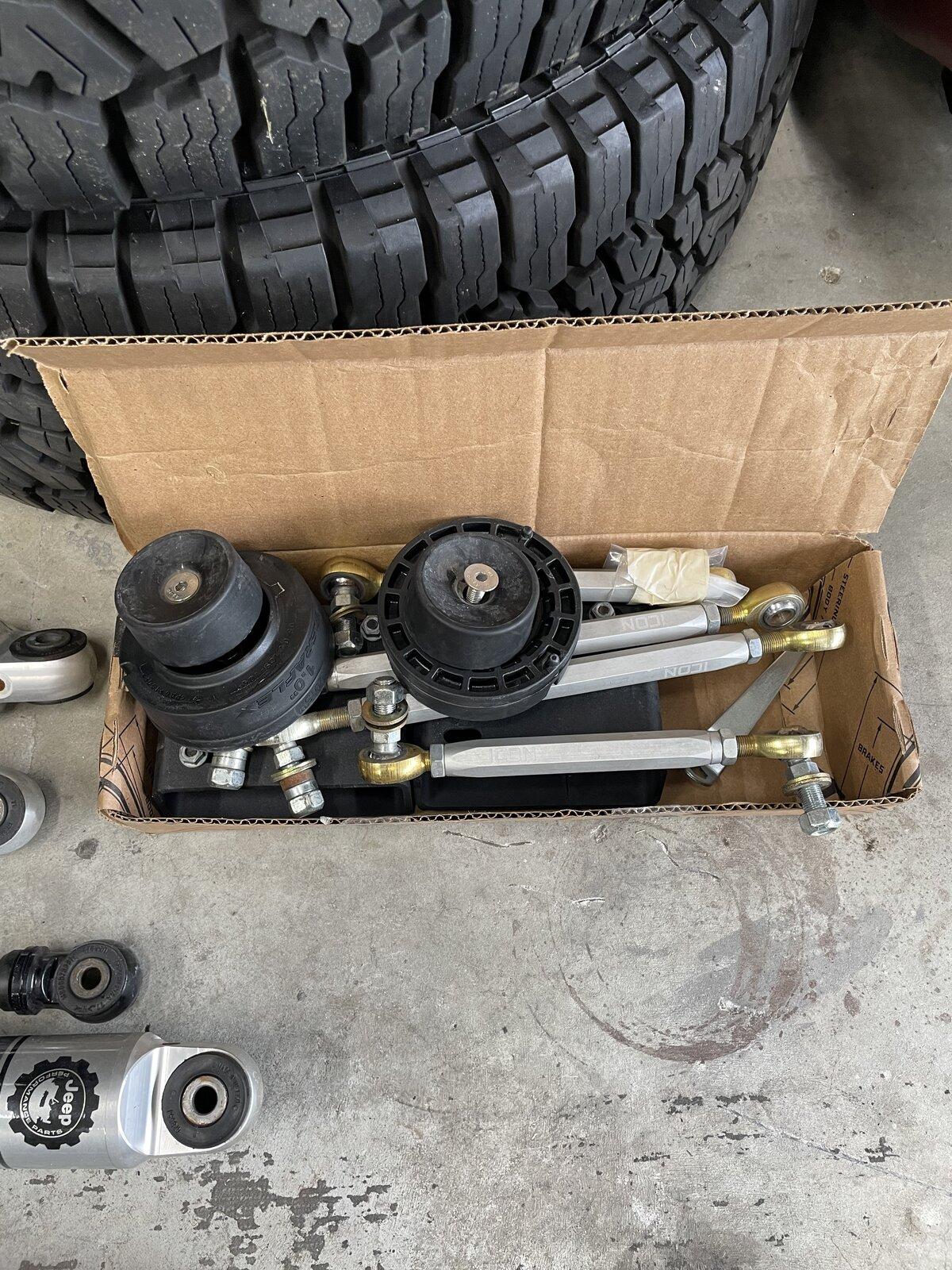Jeep Gladiator Mopar Lift, icon swaybar links , Teraflex 1.5” spacer $1400obo E7AA6399-0CBD-4BAA-A83F-D9BACB187F61