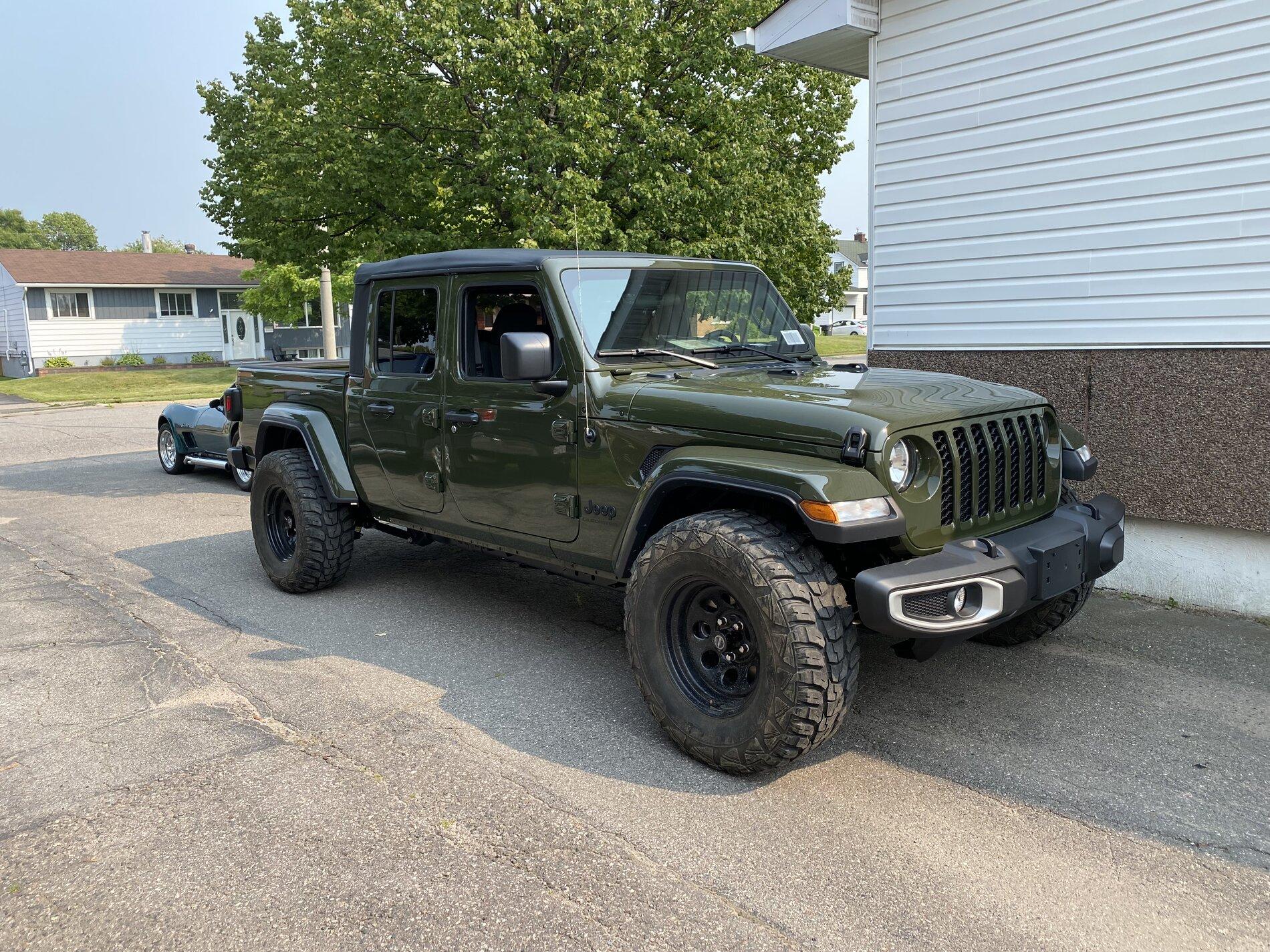 Jeep Gladiator SARGE GREEN Gladiator club D58D534E-1B00-4101-BBD9-50CC68ABAA2E