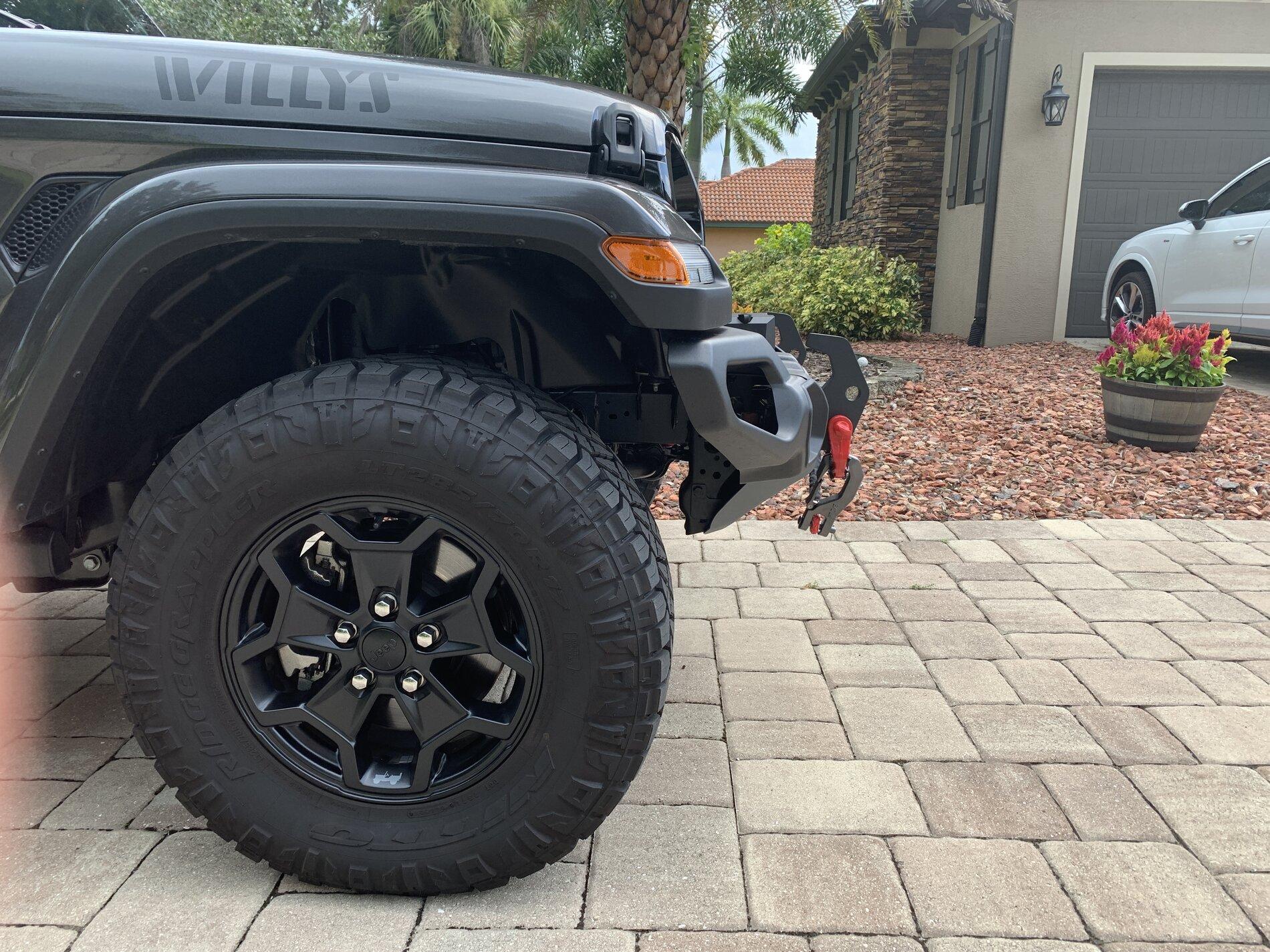 Jeep Gladiator WILLYS Edition Gladiator JT Club 804C1645-8A00-46BC-8F48-F915DDB895DC