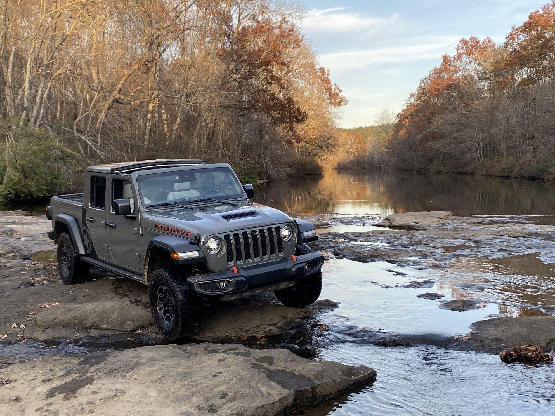 Jeep Gladiator MOJAVE Edition Gladiator JT Club BD54C8F7-CC14-4287-8F71-4A7916DDFDF9