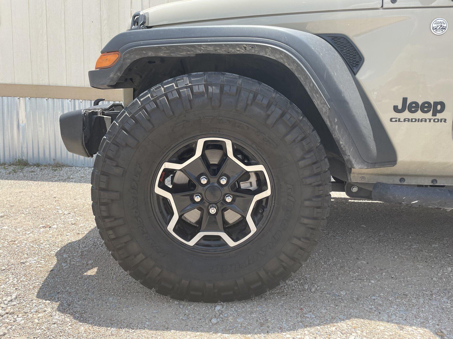Jeep Gladiator Largest Tire size, max tow without lift. 333AD95C-7C9E-43C4-9981-E784C1479000