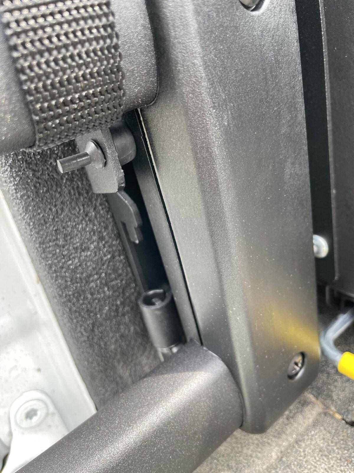 Jeep Gladiator Swing out cases AND bed extender? Doable 4EC1E595-F558-421A-A8AF-A8FEA12C1510