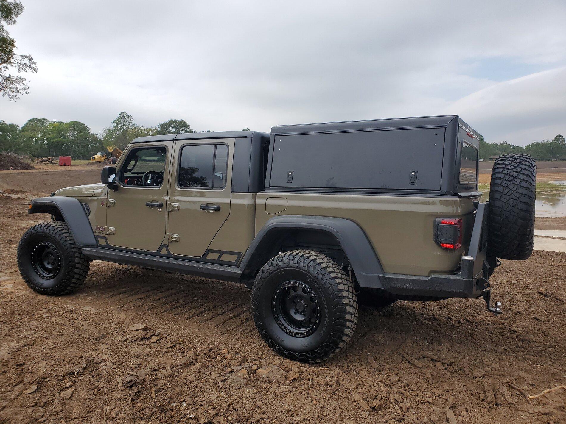 Jeep Gladiator Alu Cab Canopy or RSI Smartcap Adventure 20201025_131851