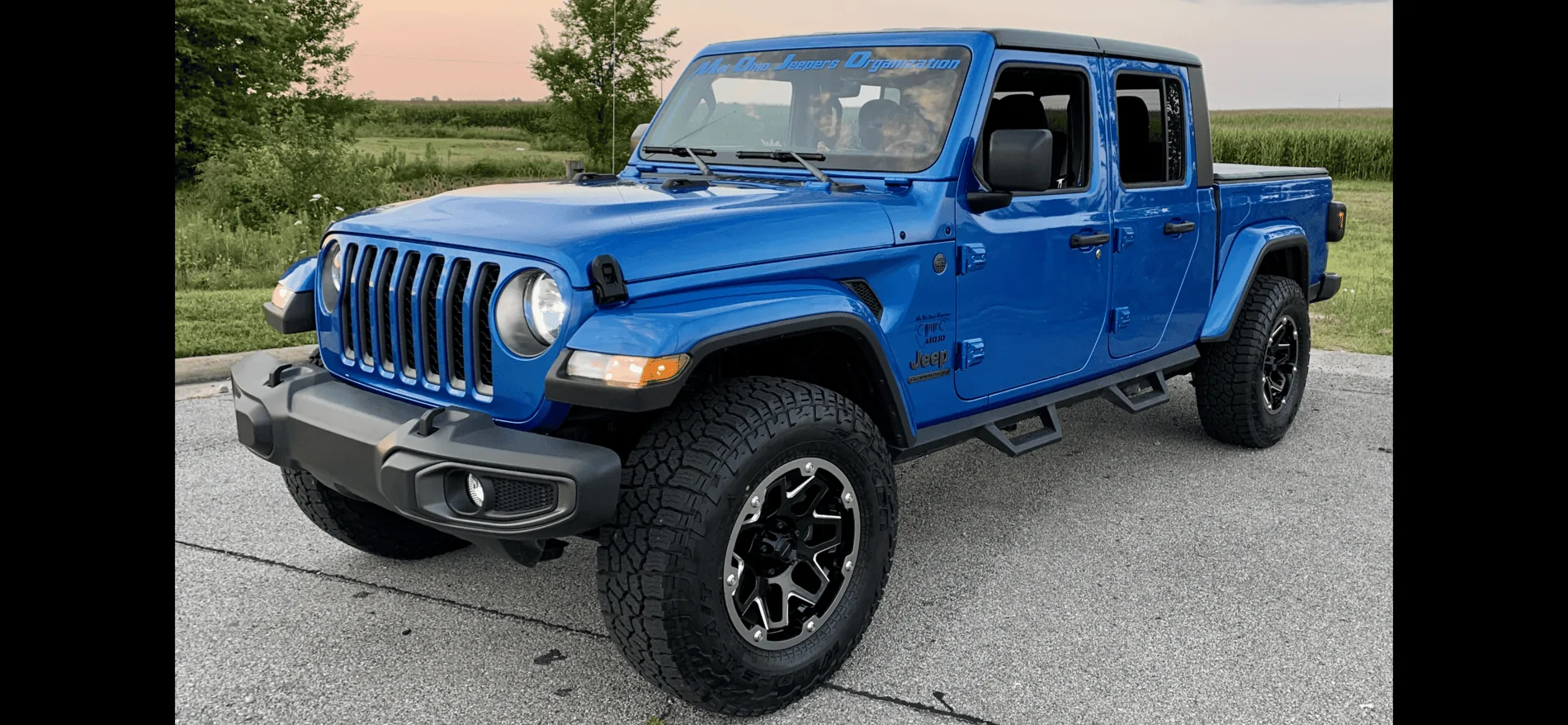 Jeep Gladiator 80TH ANNIVERSARY Edition Gladiator JT Club A34640A5-435B-41D0-9DE9-54D099F433B7