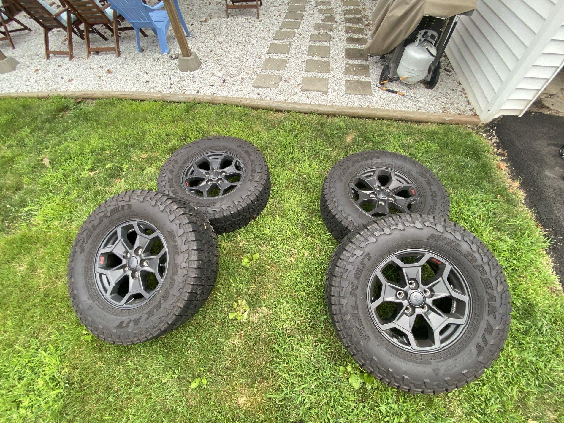 Jeep Gladiator LE RIMS/TIRES w TPMS FF21C63E-0549-4F41-83B8-A0D0FBCC95A7