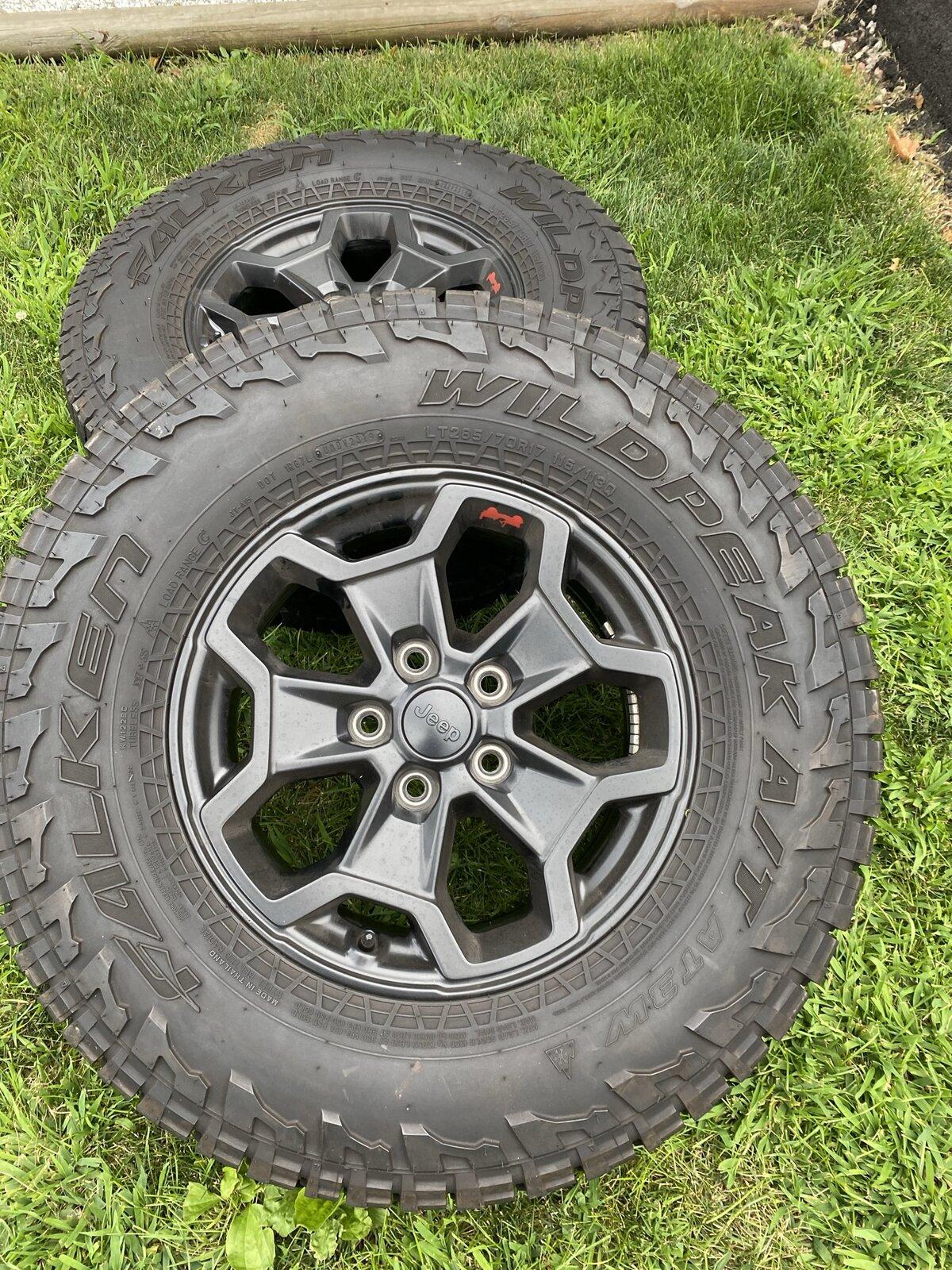 Jeep Gladiator LE RIMS/TIRES w TPMS 8ADF02CA-691B-4BF2-B207-D586B3C1A7CE