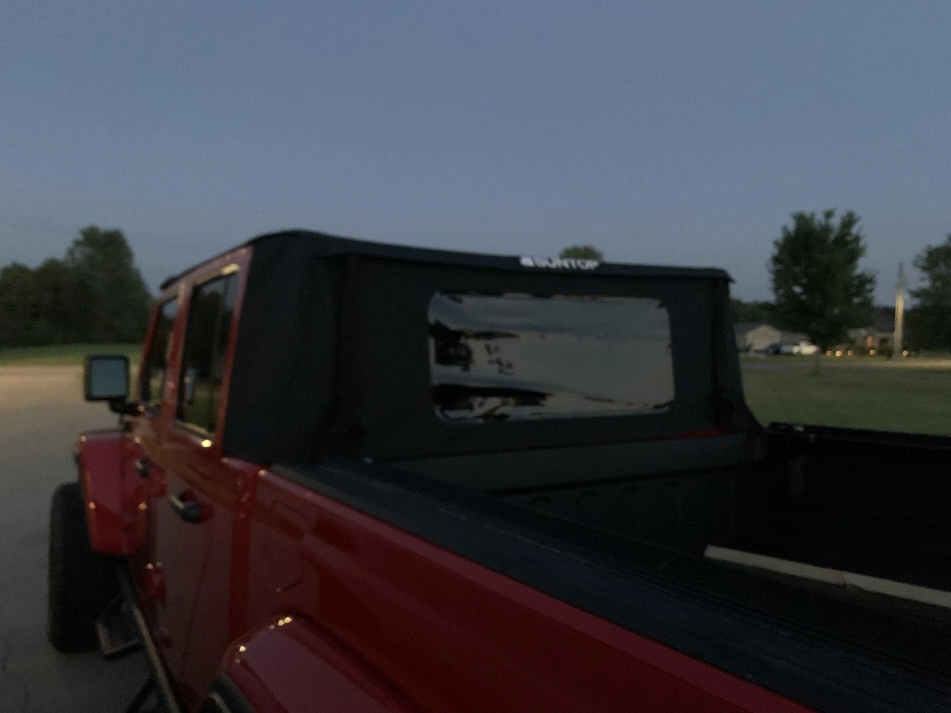 Jeep Gladiator Suntop Soft Top 0E274263-E23E-4C9F-9BA4-F513313B237D