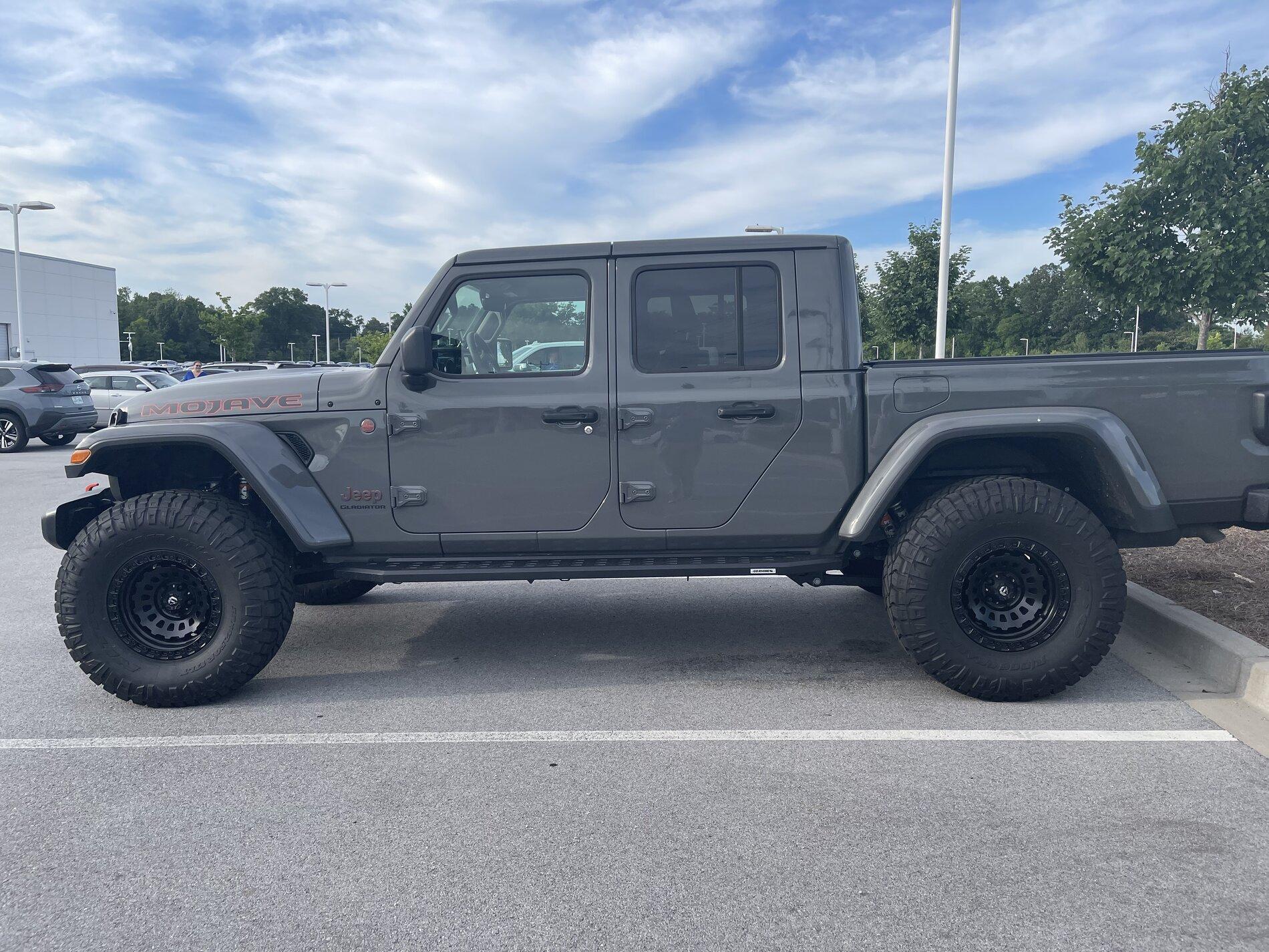 Jeep Gladiator STING GRAY Gladiator JT Club 535F3BEA-E903-4F5A-B07B-143274481959