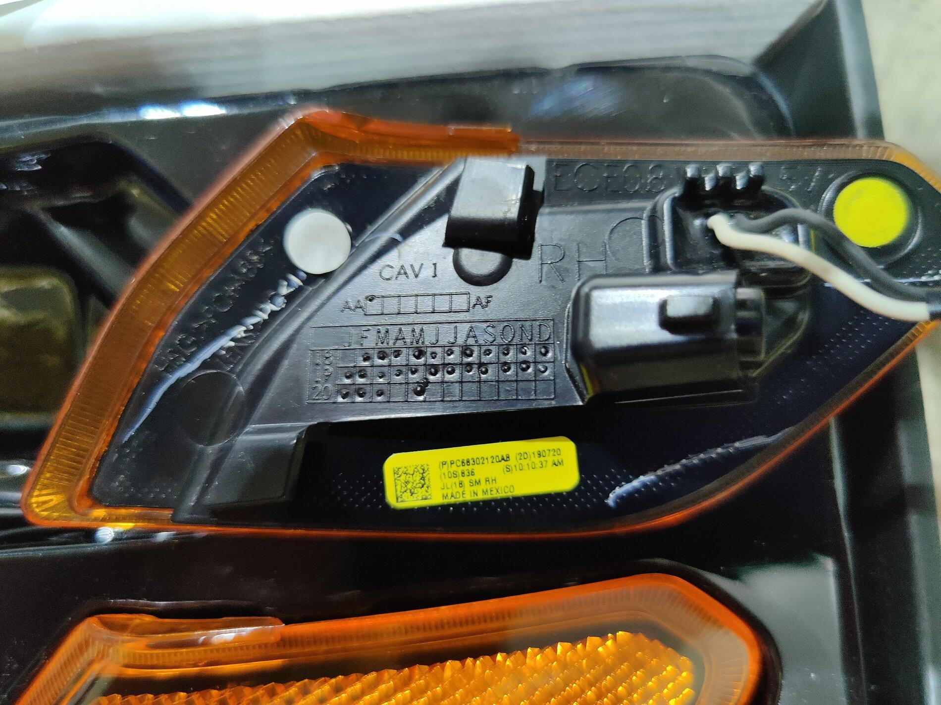 Jeep Gladiator OEM orange LED turn signal side markers IMG_20210805_144246
