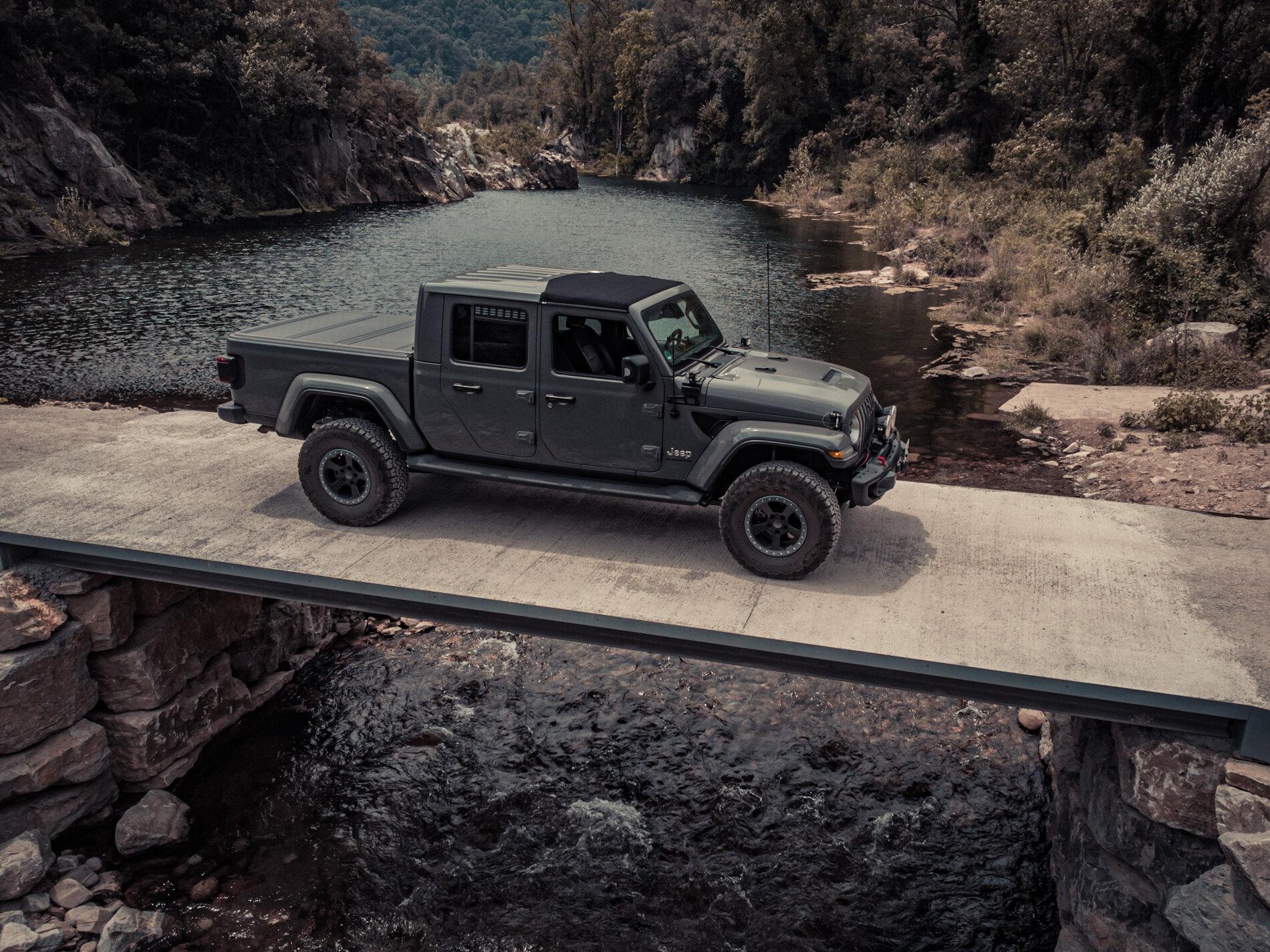 Jeep Gladiator STING GRAY Gladiator JT Club 37D73318-8E3B-45B8-B97E-8F2C98C2CDC8