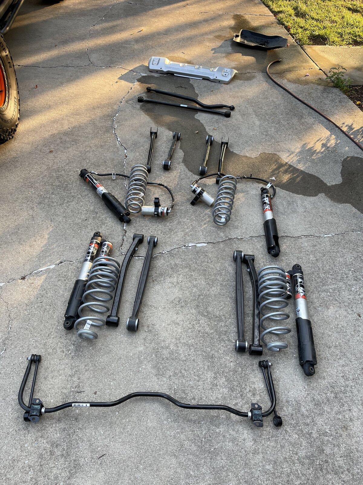 Jeep Gladiator Mojave take offs ADD0F856-AB11-4FA3-BA9E-5CC6AD484ADF