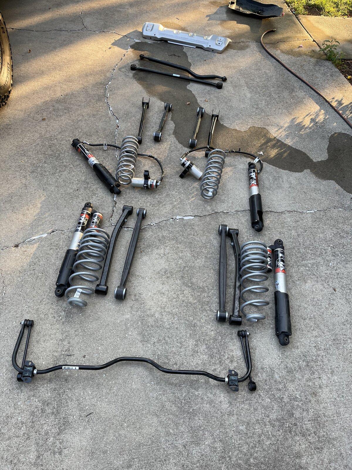 Jeep Gladiator Mojave take offs 523C80D8-7C9D-41DB-BB6D-BABF09BCE9C0