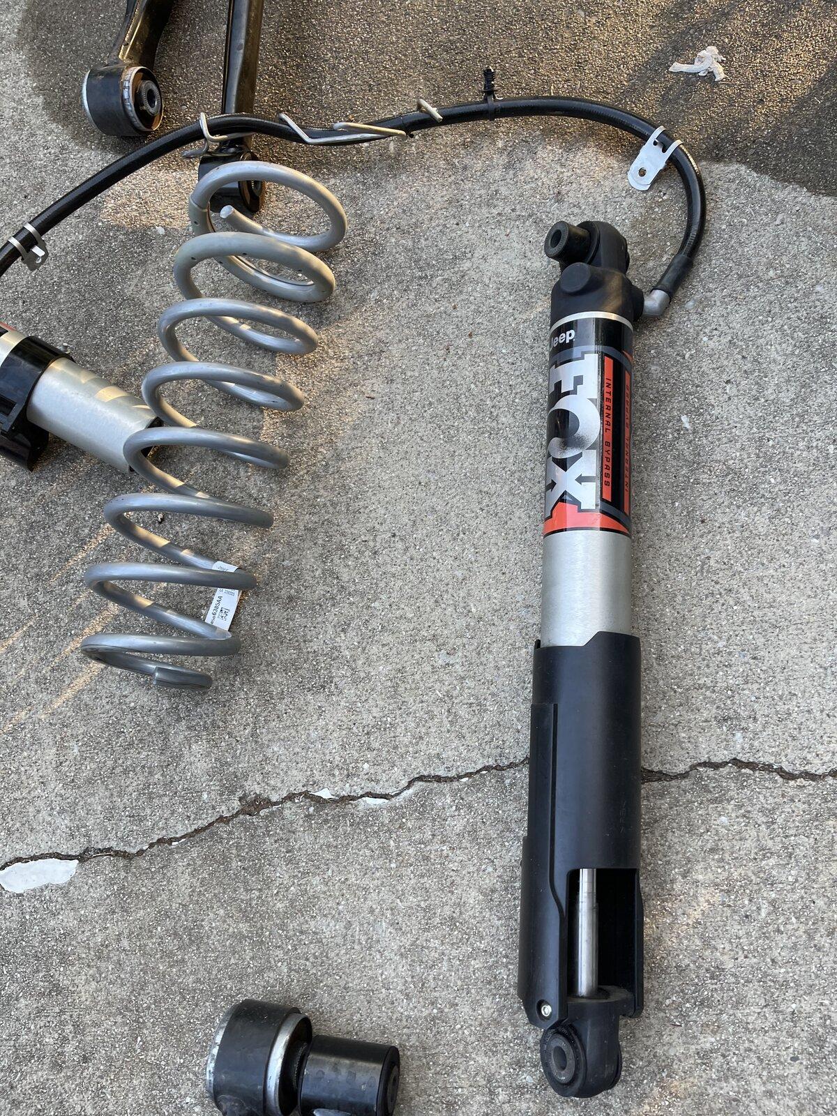 Jeep Gladiator Mojave takeoff suspension 60DCAA92-1F84-49B7-9EA9-B052C6E9C6C1
