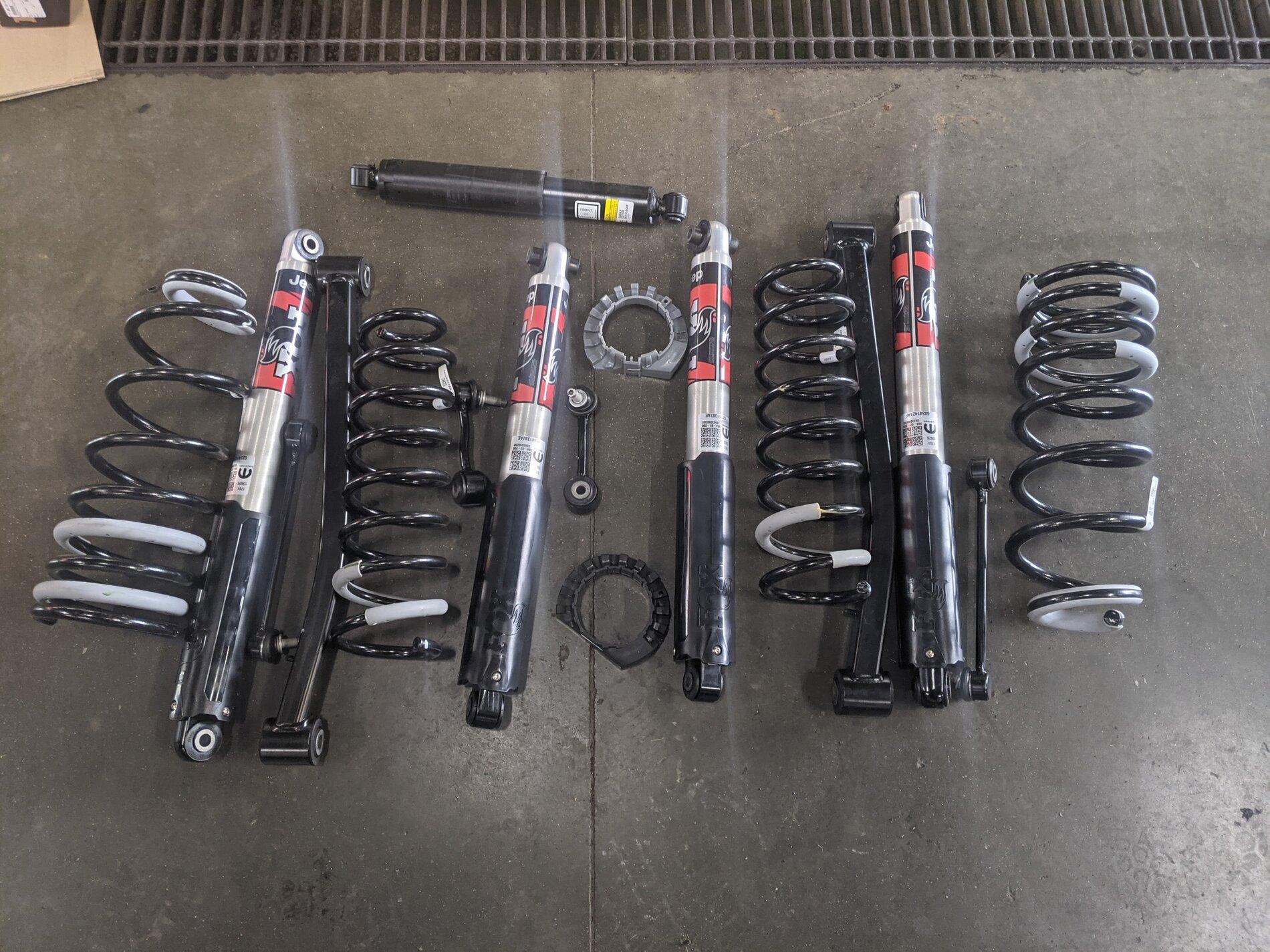 Jeep Gladiator OEM JTRD Suspension, steering stabilizer and mopar box 924C5B95-D94C-4891-A808-577BF605D014