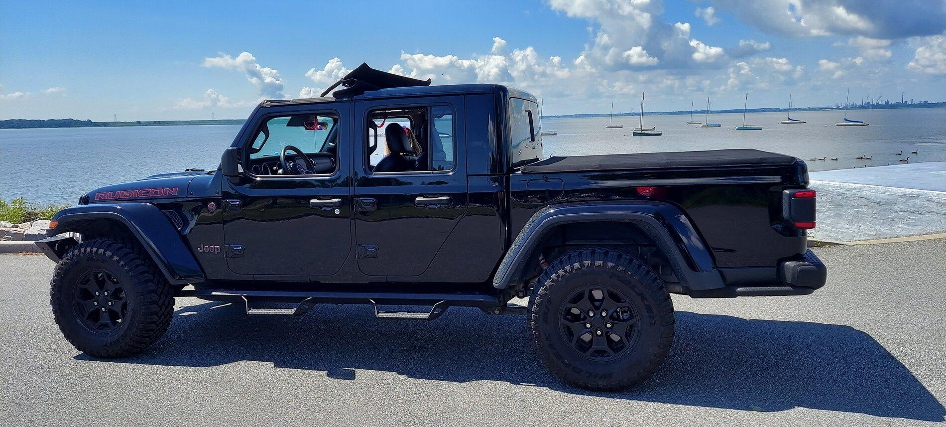 Jeep Gladiator 35s and No Lift Thread Battery Park Independence Day 21