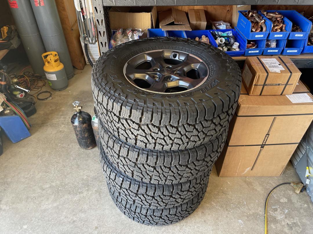 Jeep Gladiator Rubicon Takeoffs. Tires and Wheels 1