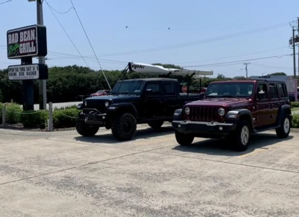 Jeep Gladiator Jeeps Parking Next To Jeeps 057B18C5-6EC0-4763-B928-C9807B1AA005