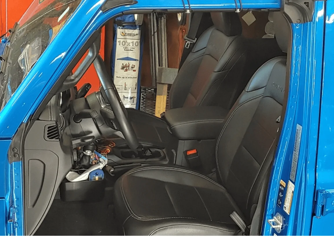 Jeep Gladiator Hydro blue owners. Did you get tan or black interior? interior2