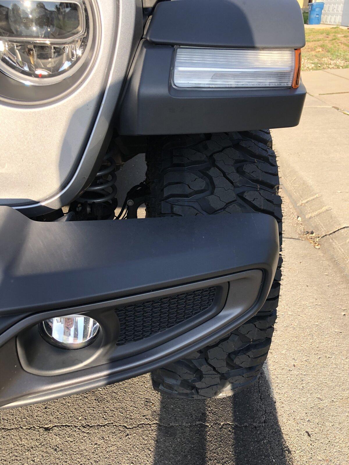 Jeep Gladiator Stock Mojave w/ 37s Thread FE0C97F2-DCDF-46AF-8CFB-59AE4F09371C
