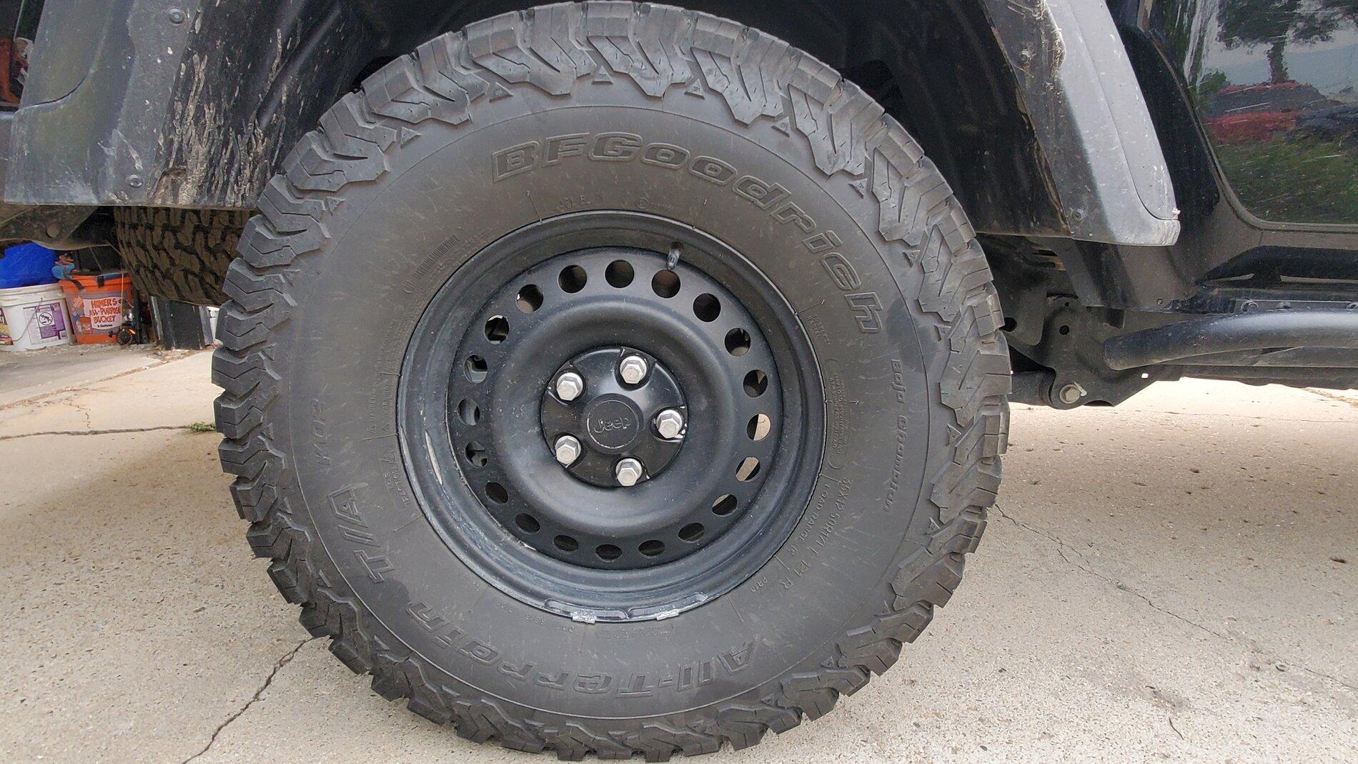 Jeep Gladiator Factory spare steel wheels. 16283420376074957835371552257465